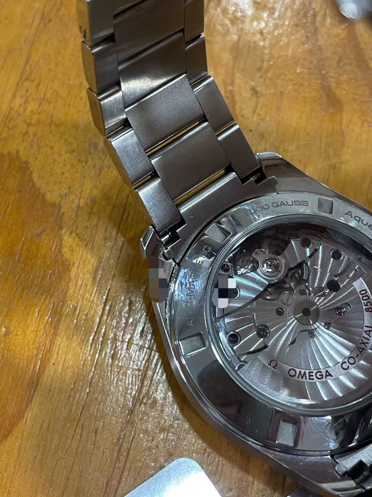 Omega 231.10.42.21.03.003 detail 4