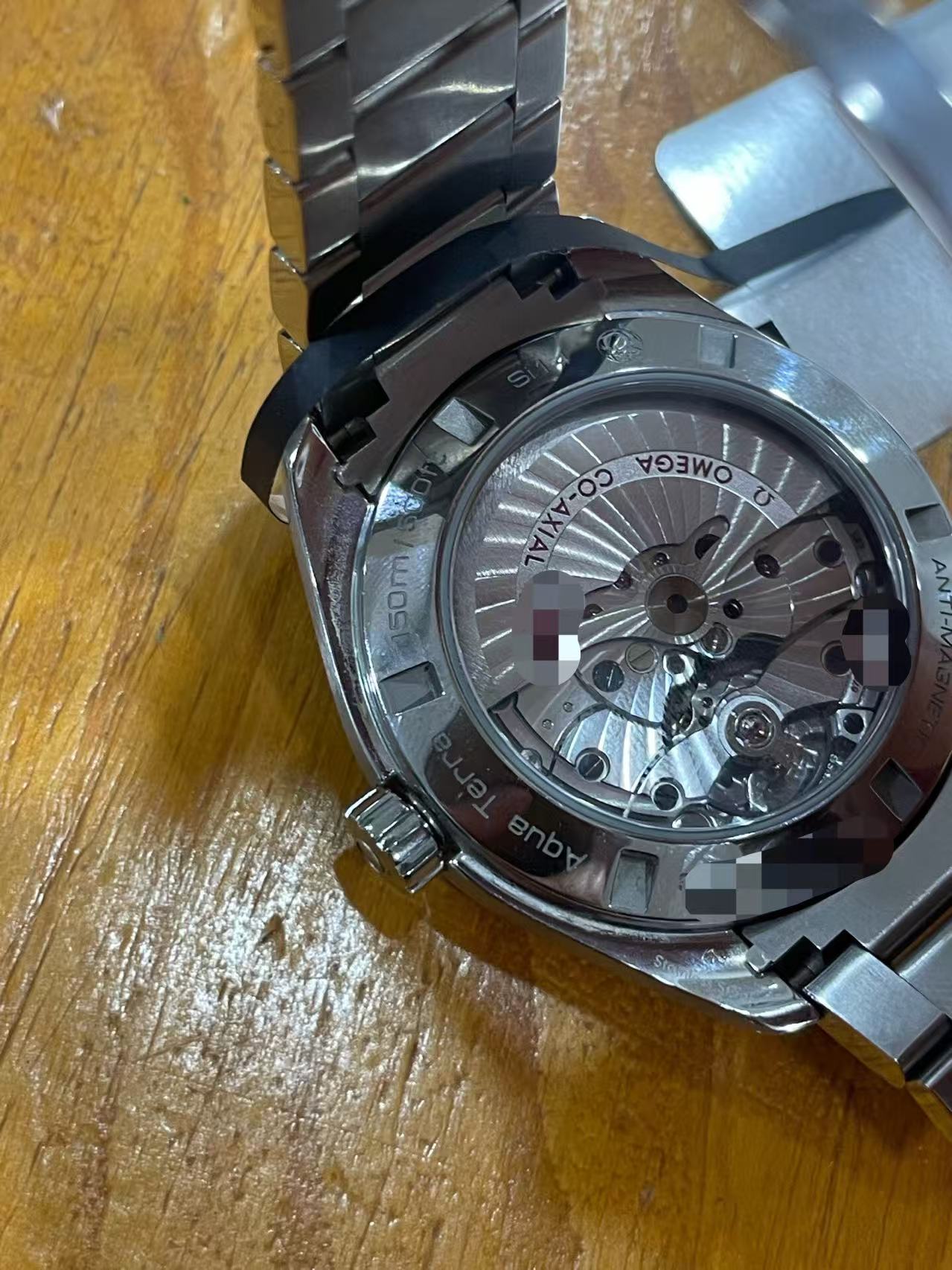 Omega 231.10.42.21.03.003 detail 5
