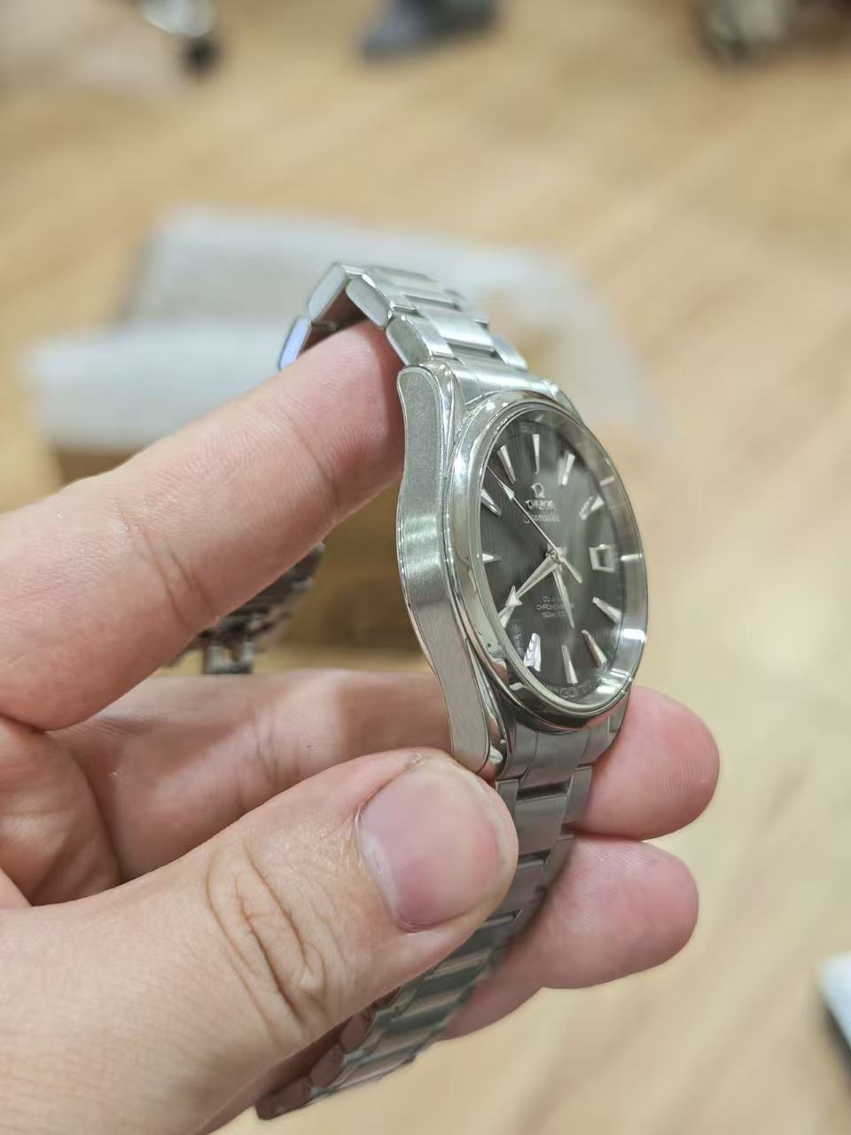 Omega 231.10.42.21.06.001 detail 2