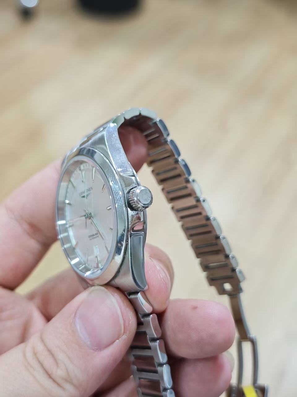 Longines L3.830.4.72.6 detail 1