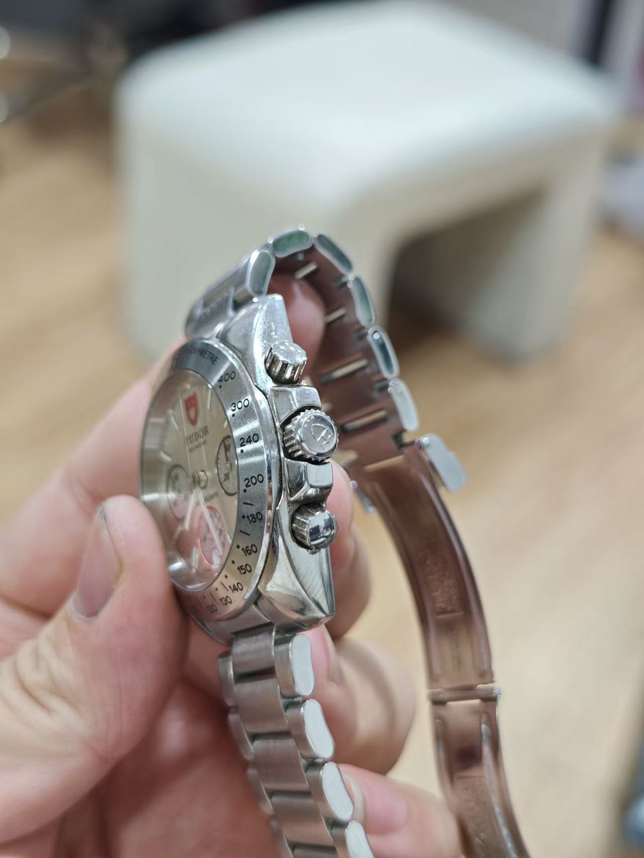 Tudor 20300-95000 detail 1
