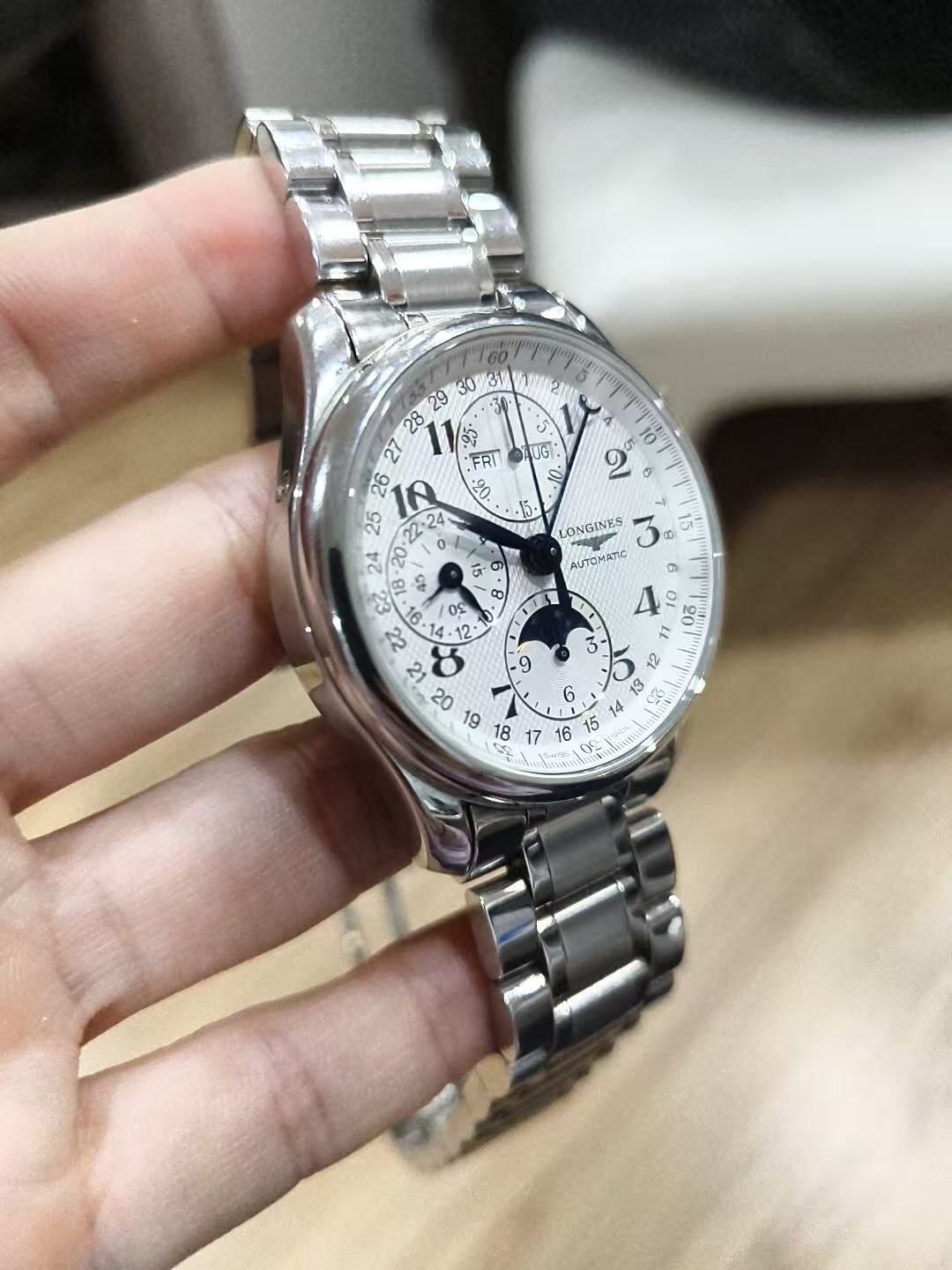 Longines L2.673.4.78.6 detail 2