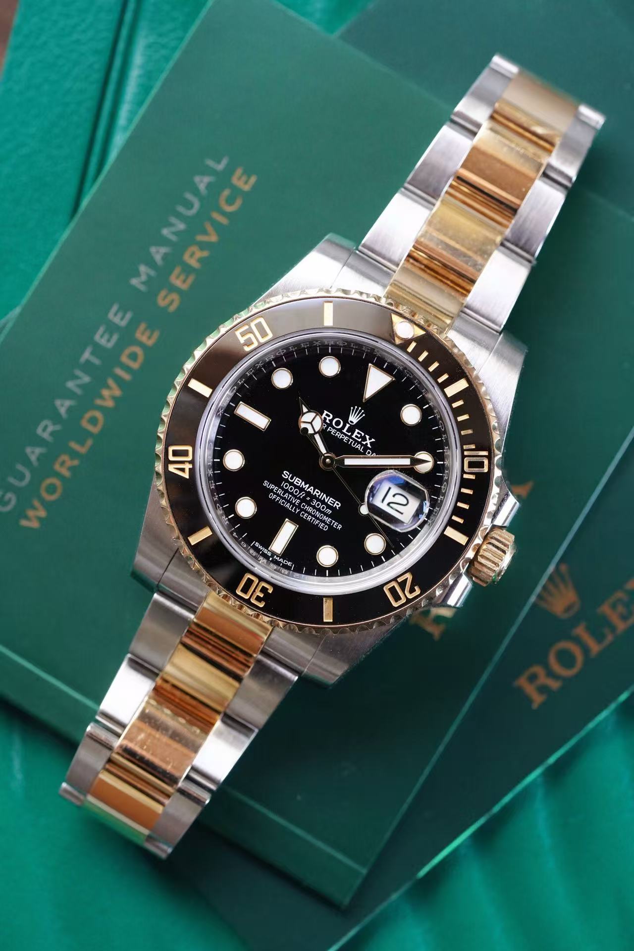 Rolex 116613 detail 4