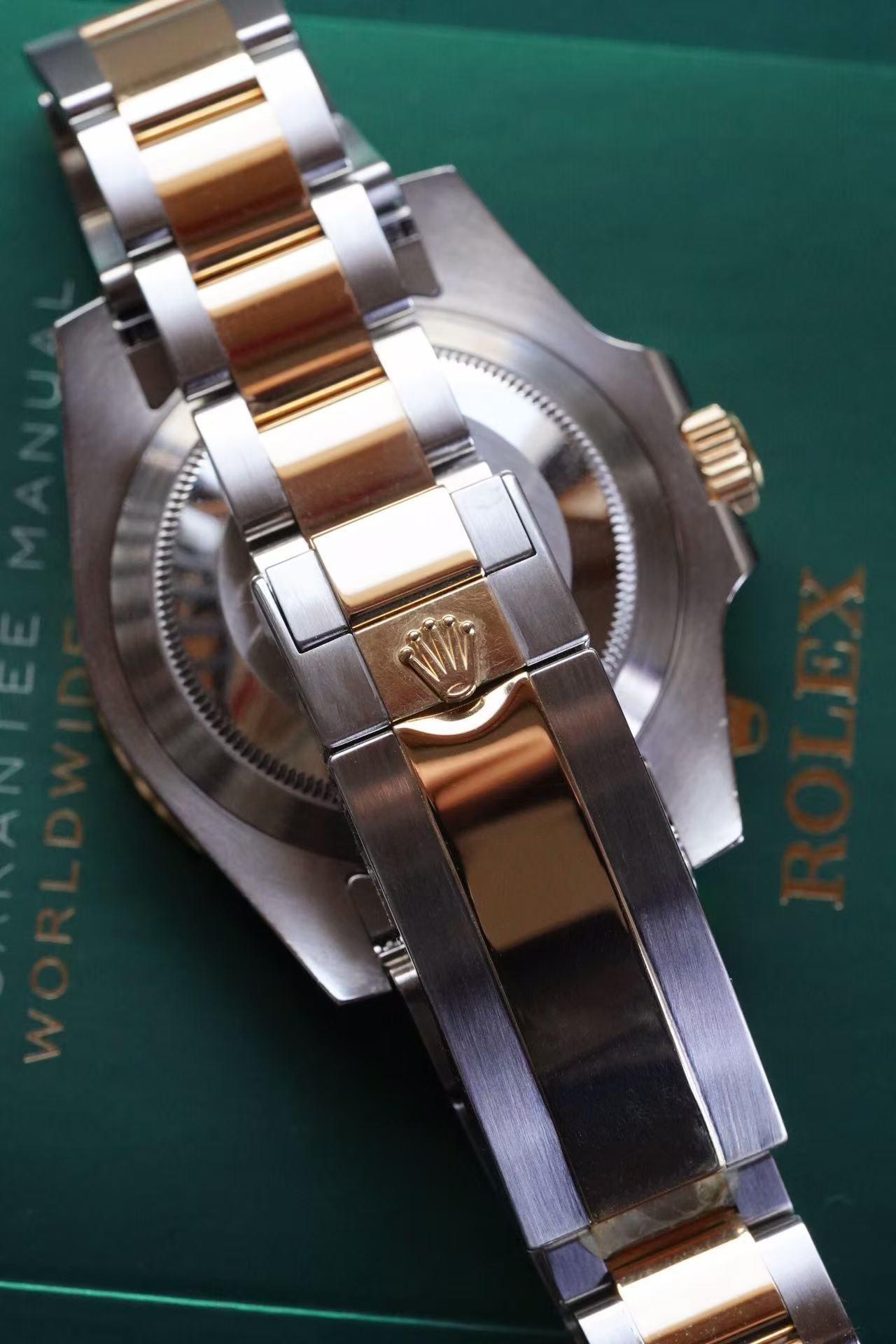 Rolex 116613 detail 5