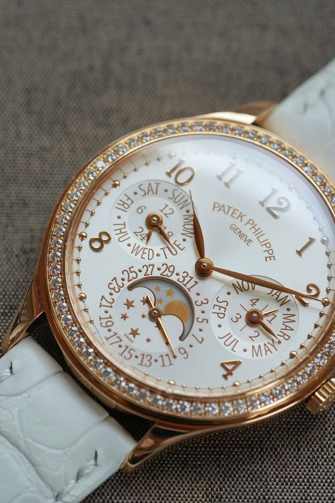 Patek Philippe 7140R-001 detail 1