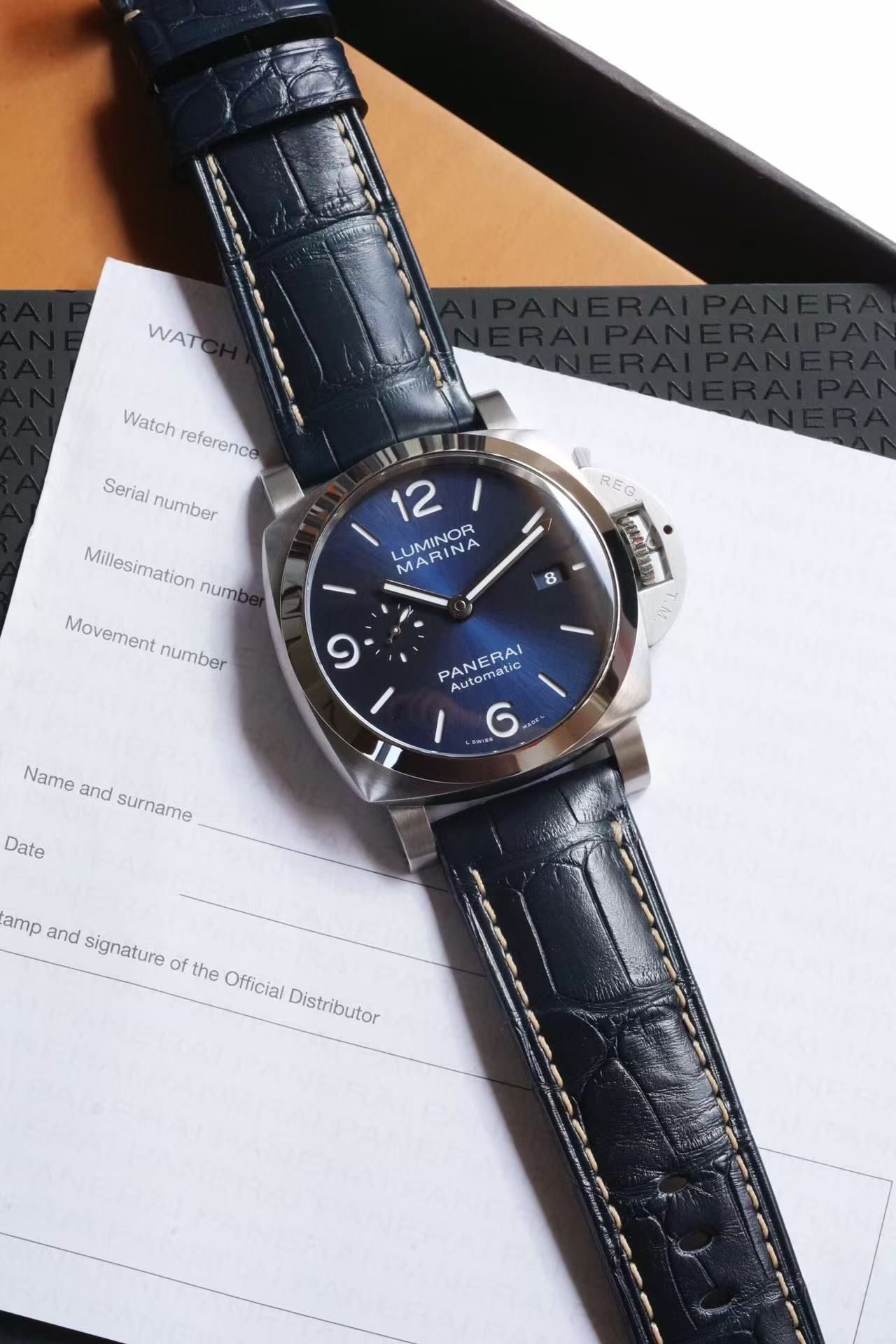 Panerai PAM01313 detail 1
