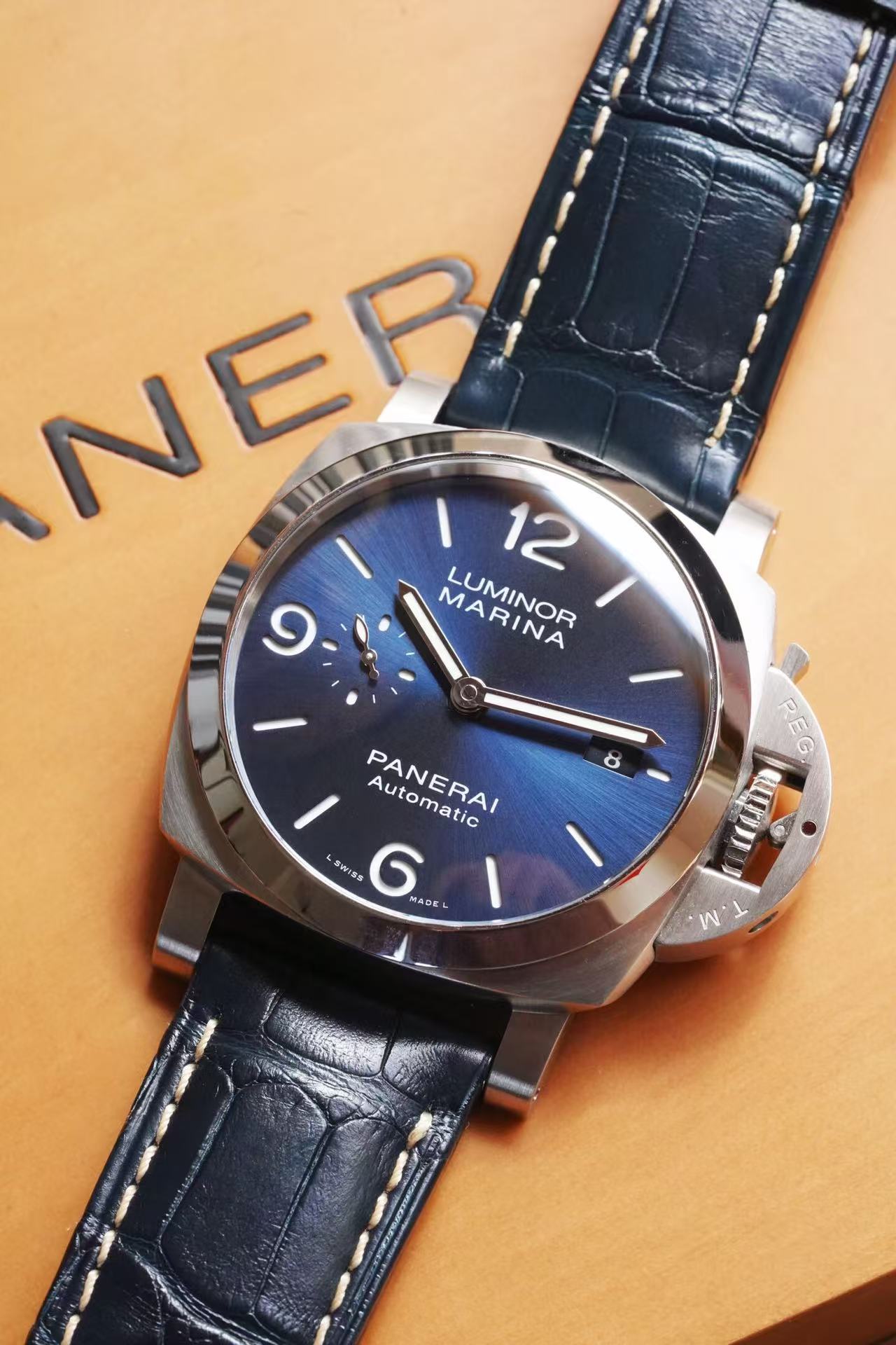 Panerai PAM01313 detail 2