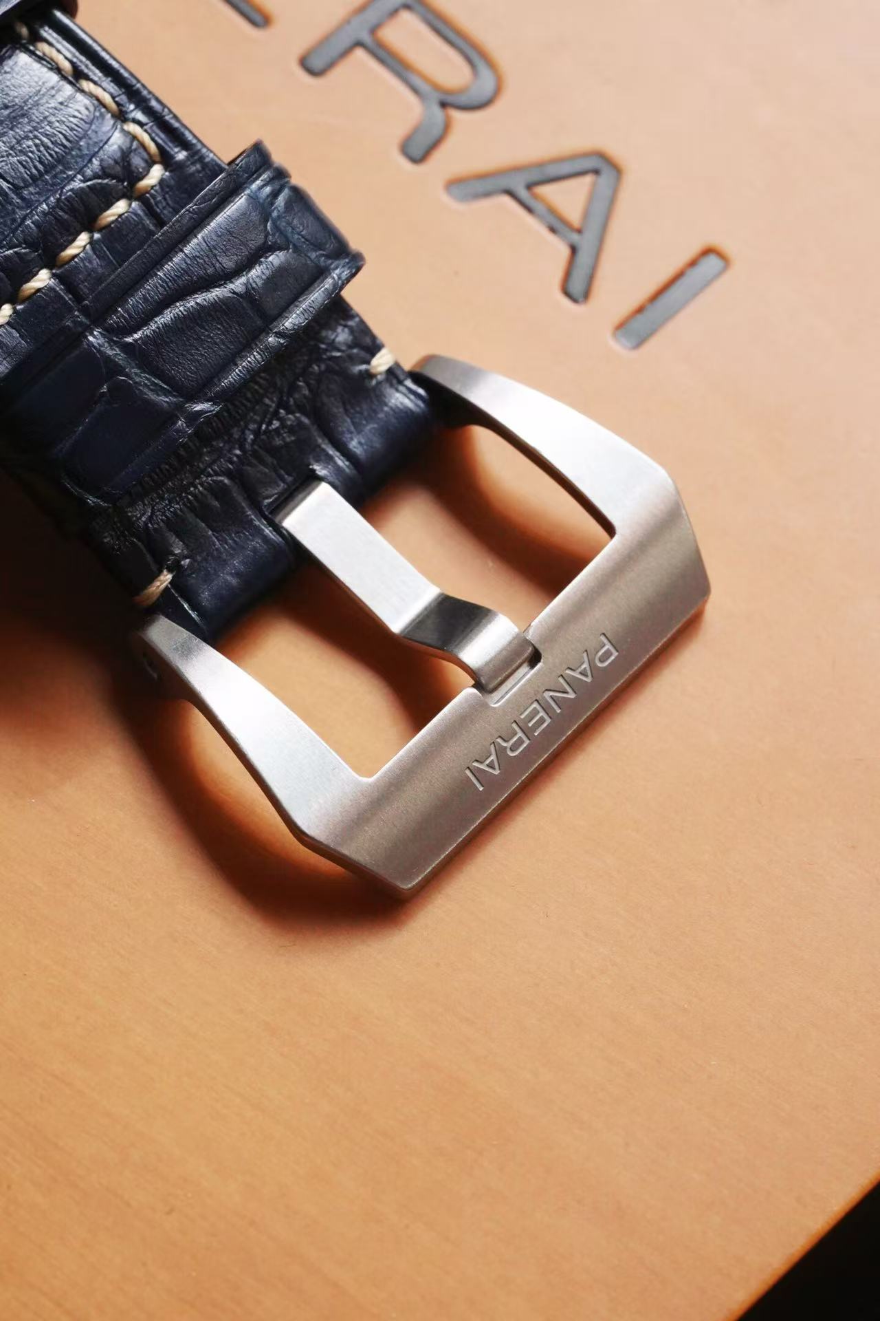 Panerai PAM01313 detail 6
