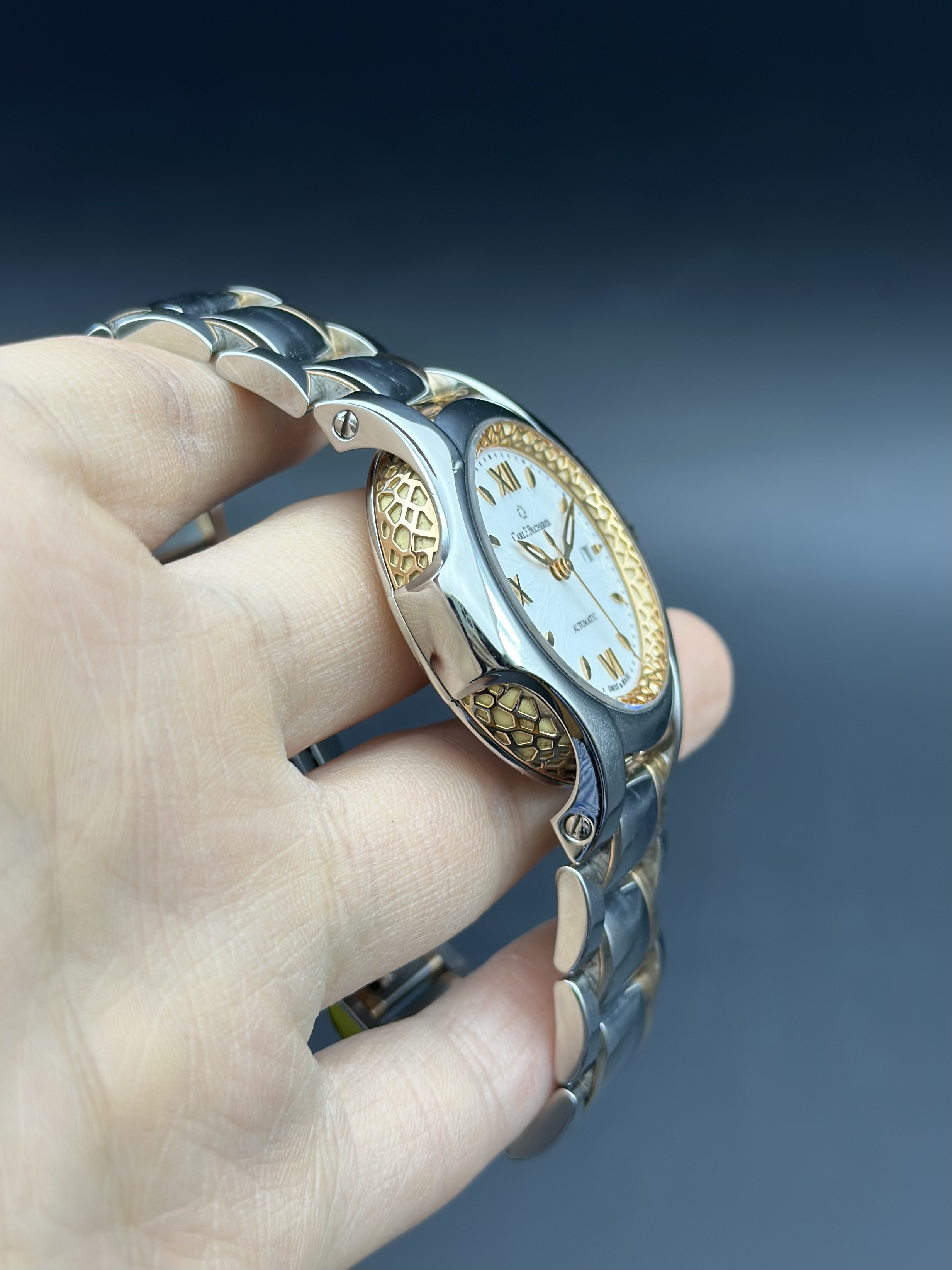 Carl F. Bucherer 00.10580.07.25.21.01 detail 2