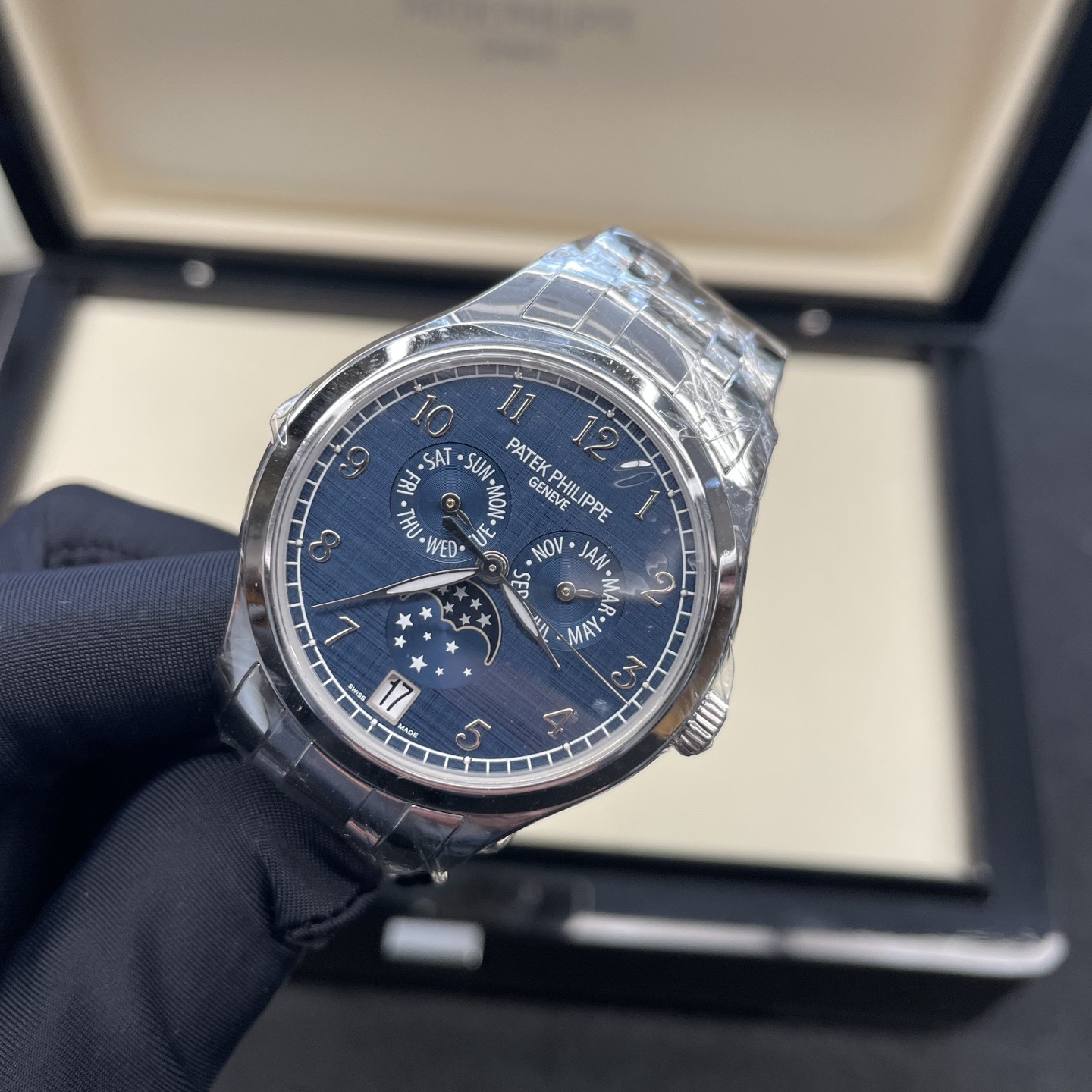 Patek Philippe 4947 / 1A-001 detail 3