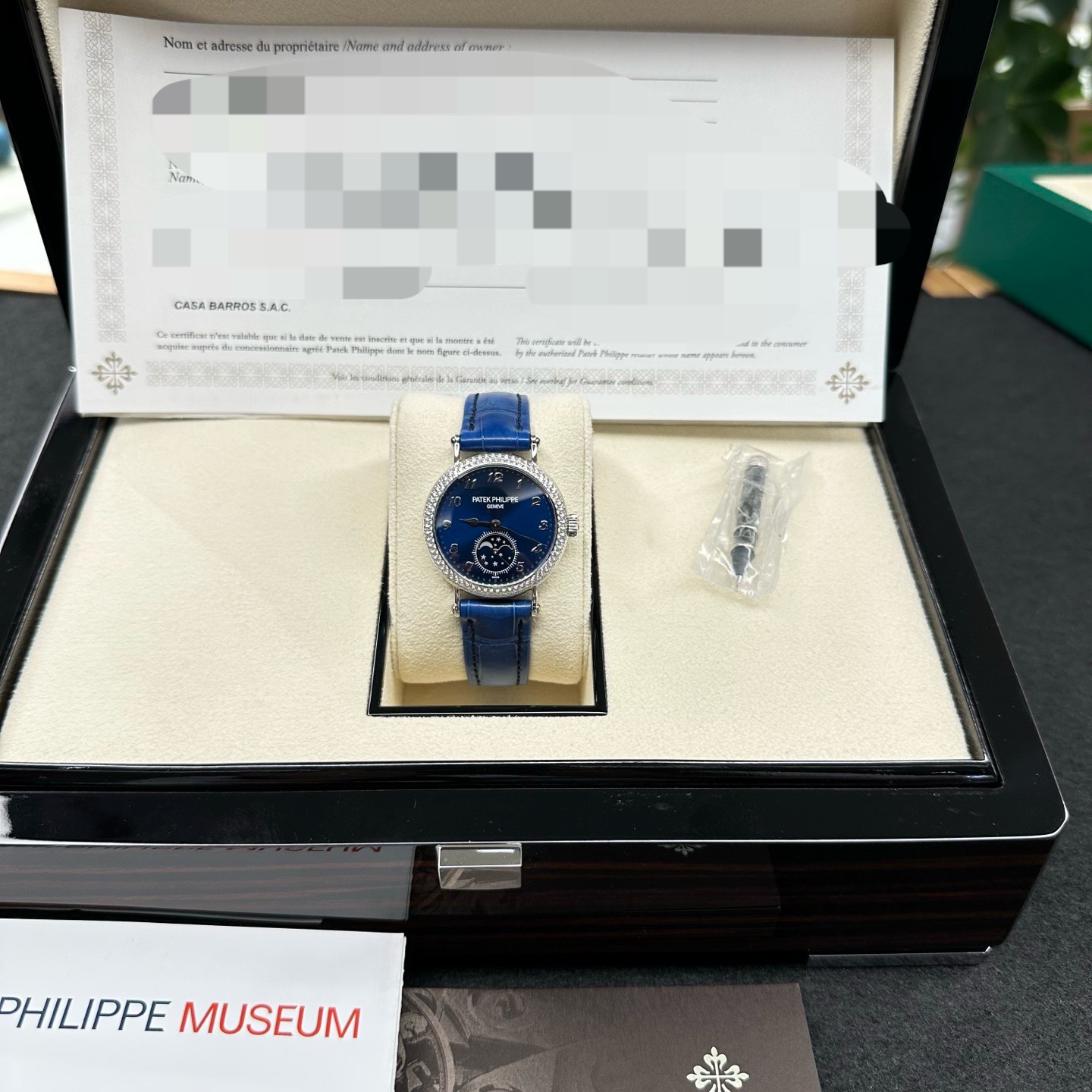 Patek Philippe 7121 / 200G-001 detail 7