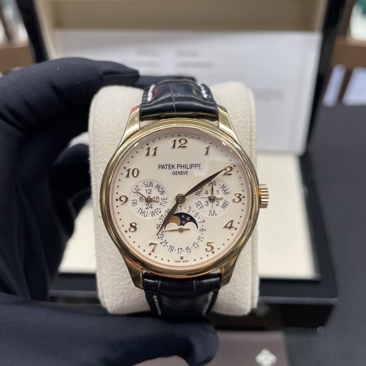 Patek Philippe 5327R-001