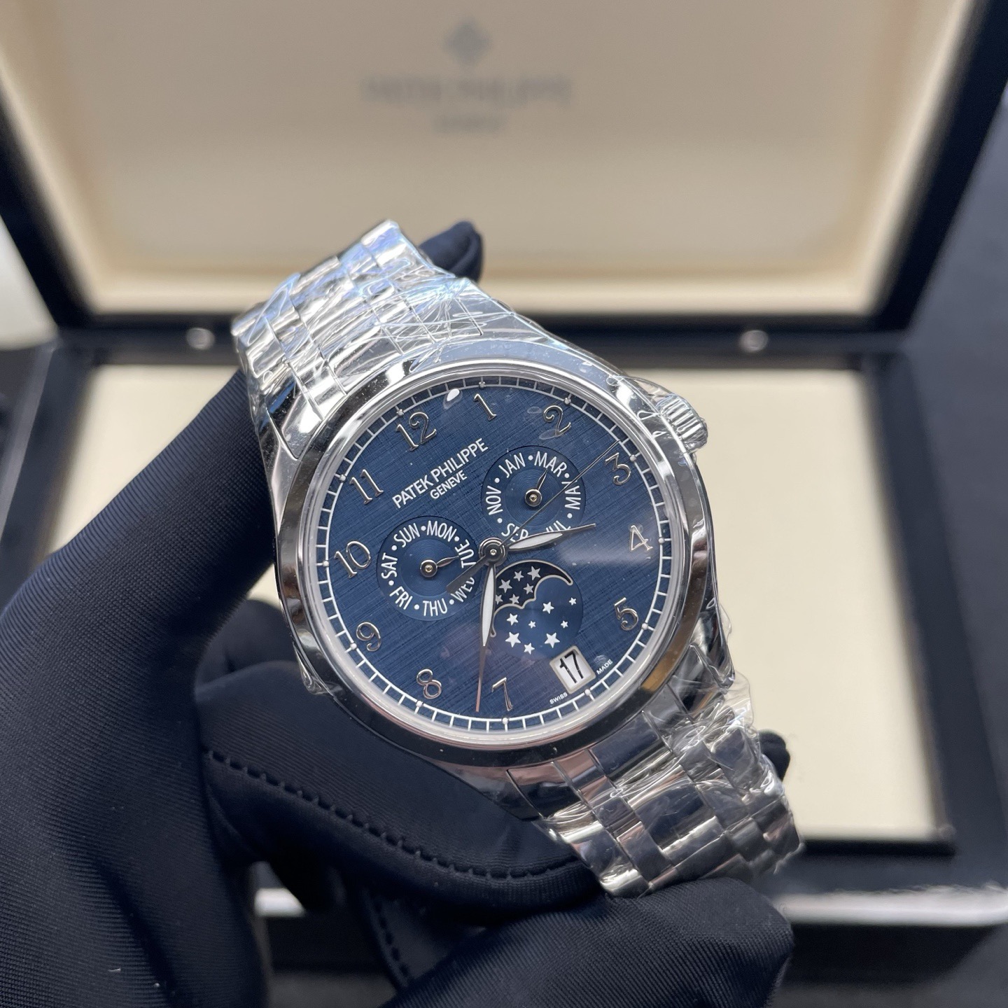 Patek Philippe 4947 / 1A-001 detail 2