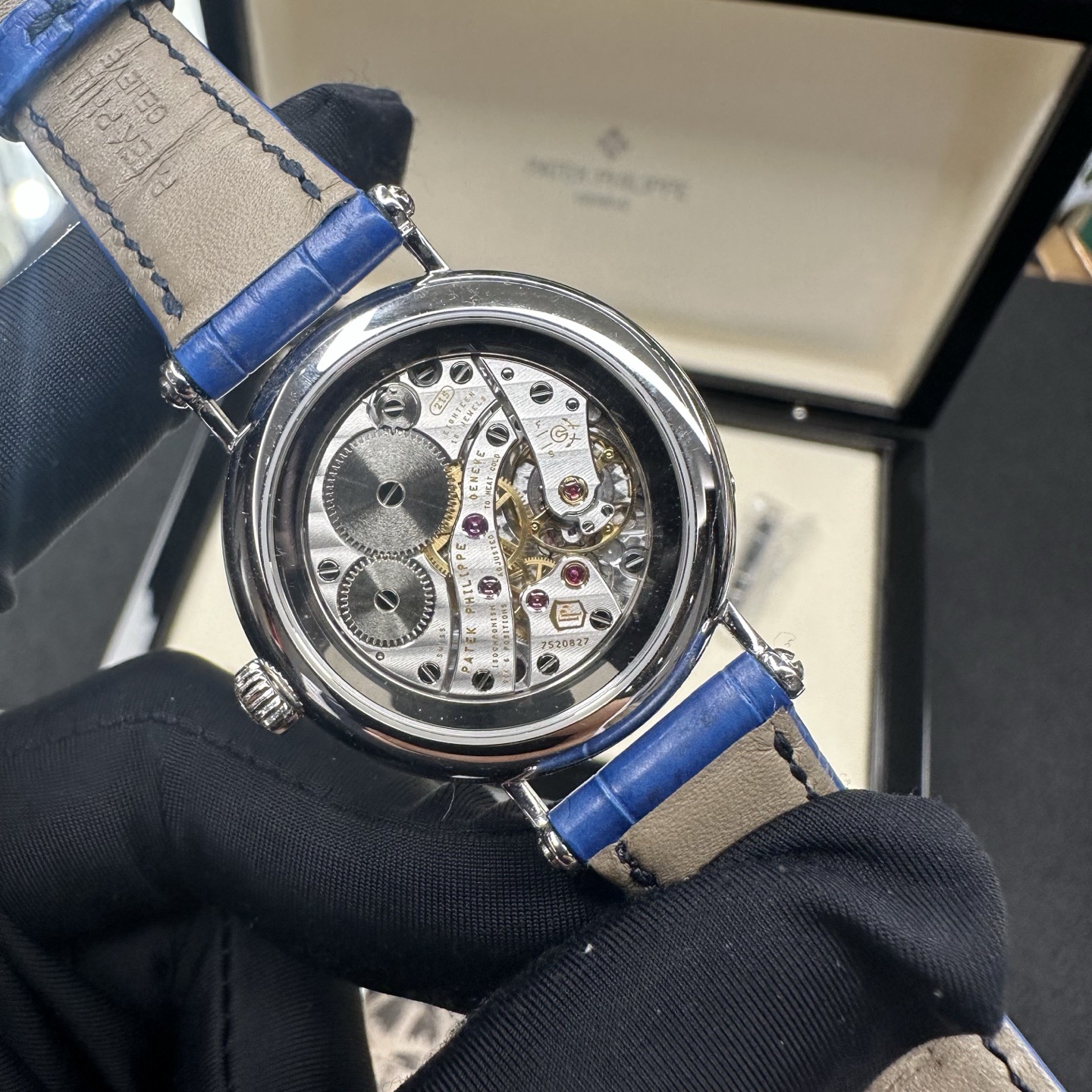Patek Philippe 7121 / 200G-001 detail 6
