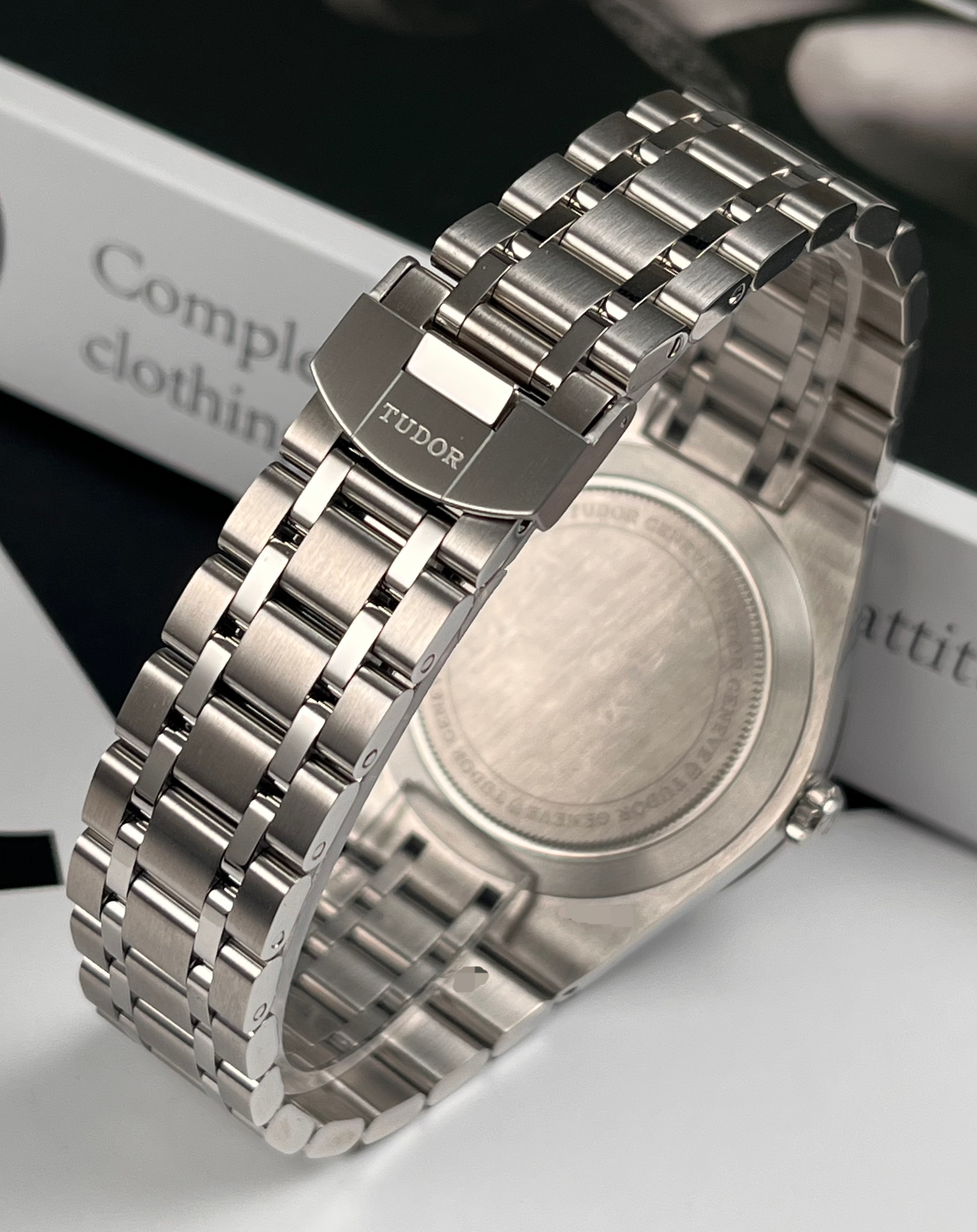 Tudor M28600-0003 detail 6