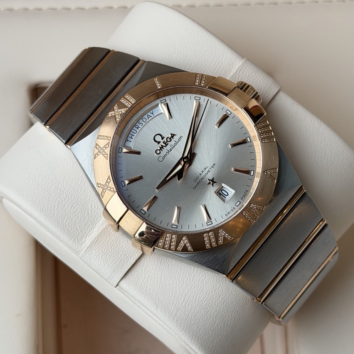 Omega 123.25.38.22.02.001 detail 3