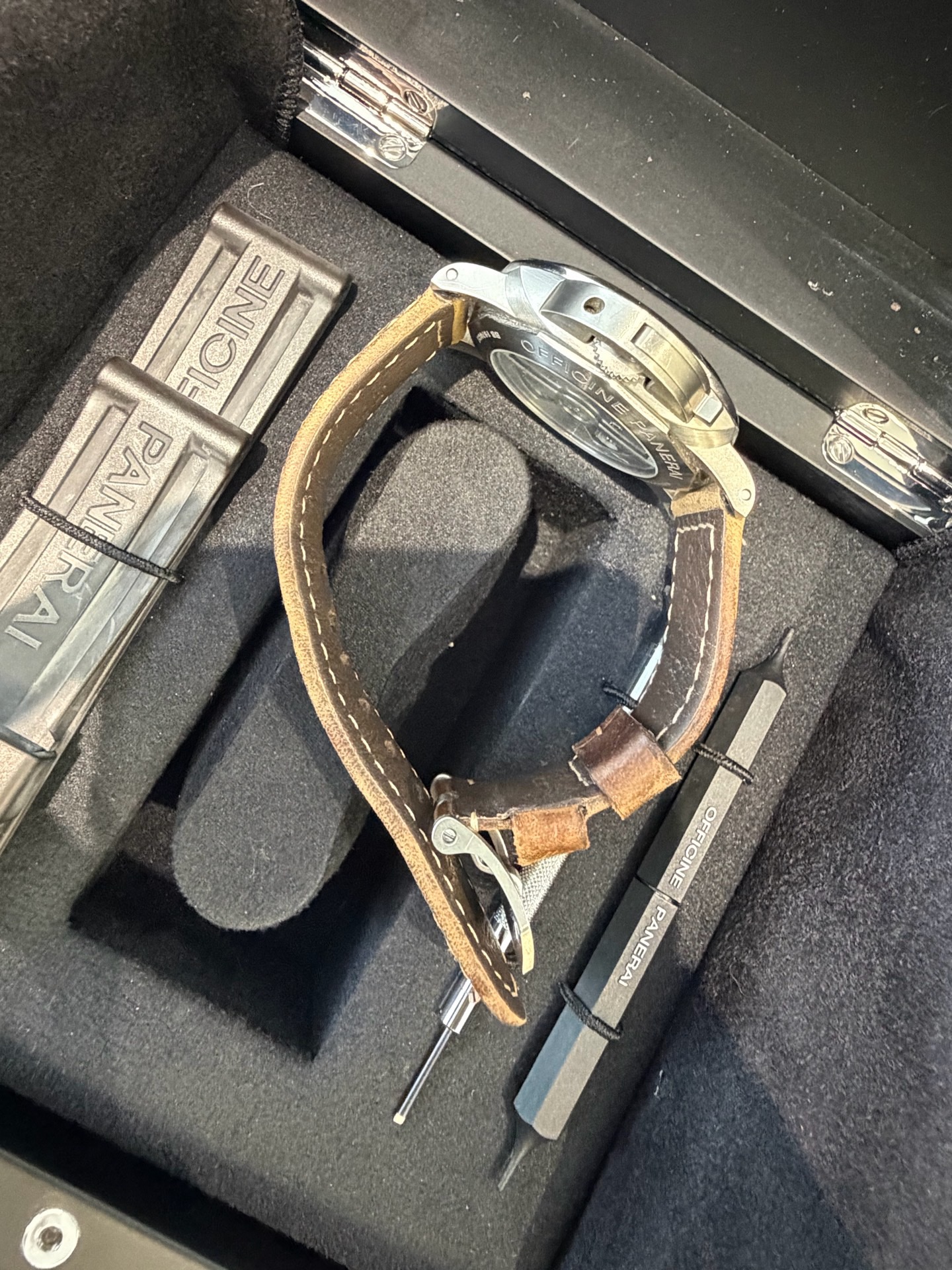 Panerai PAM01351 detail 3