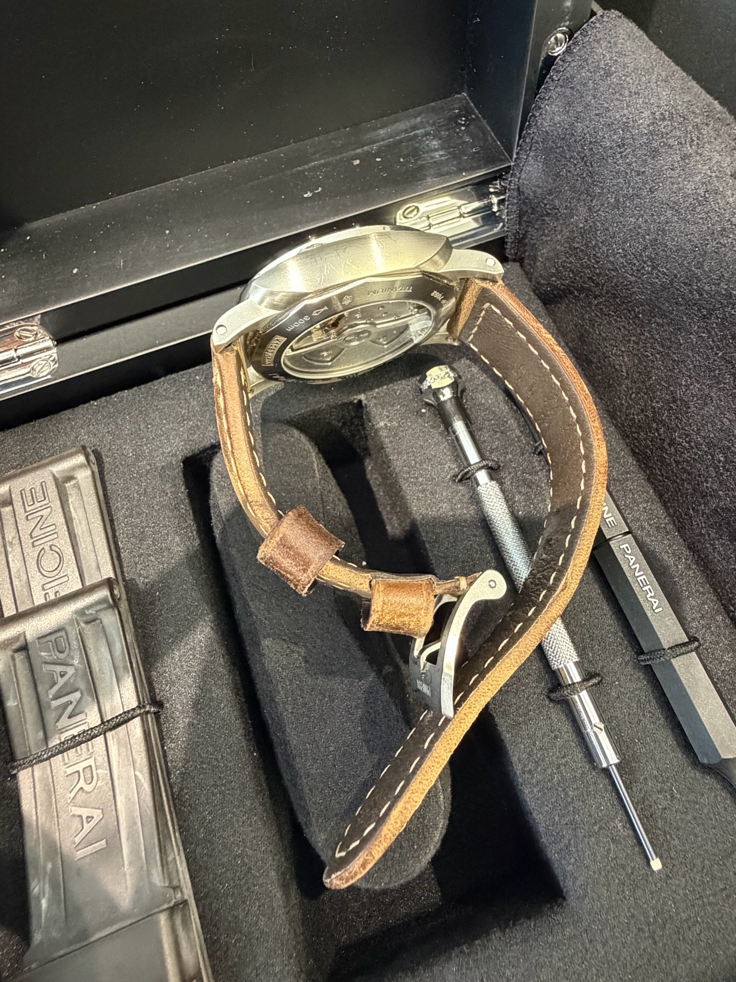 Panerai PAM01351 detail 5