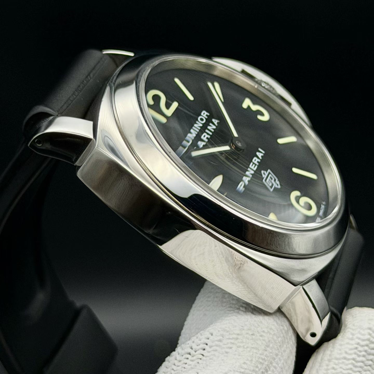 Panerai PAM01005 detail 3