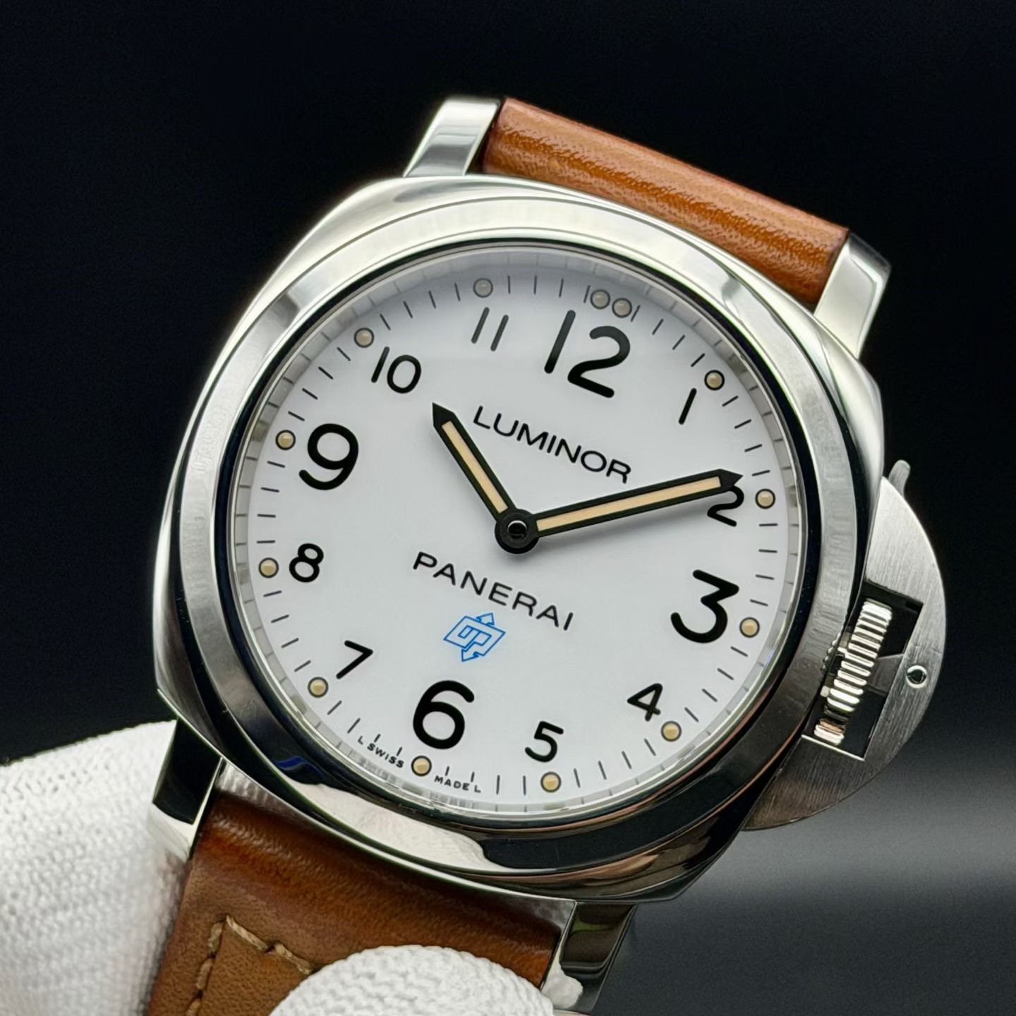 Panerai PAM00775 detail 2