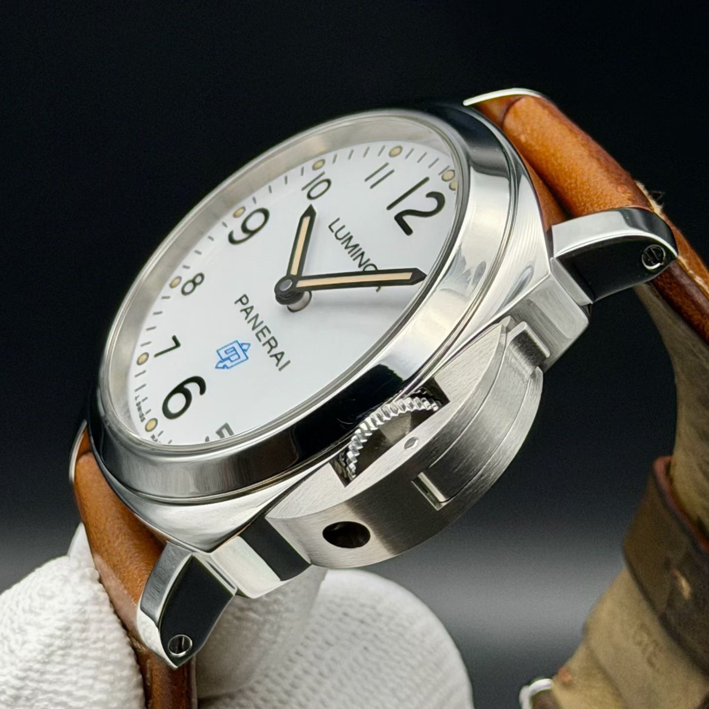 Panerai PAM00775 detail 4