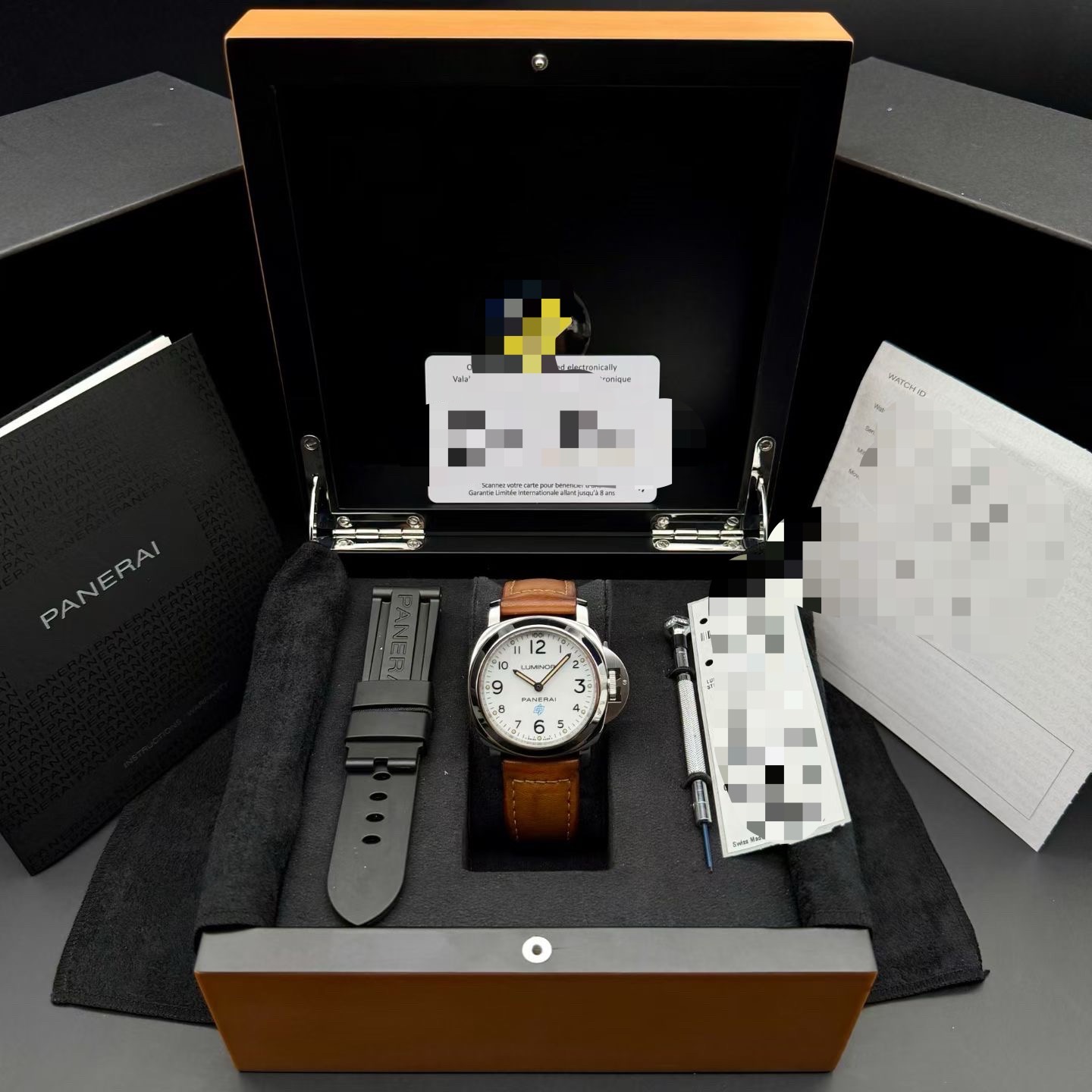 Panerai PAM00775 detail 1