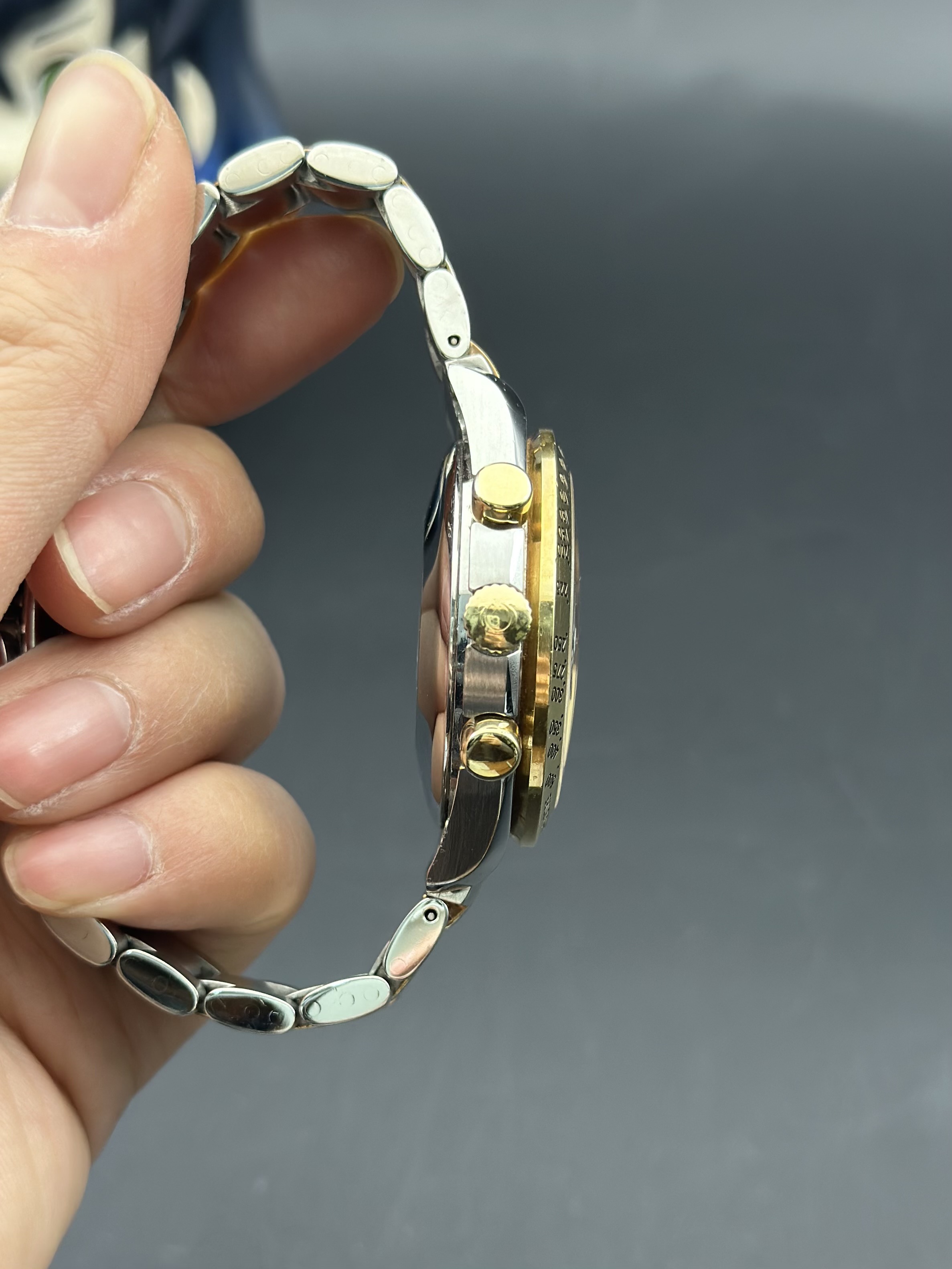 Omega 3313.33.00 detail 3