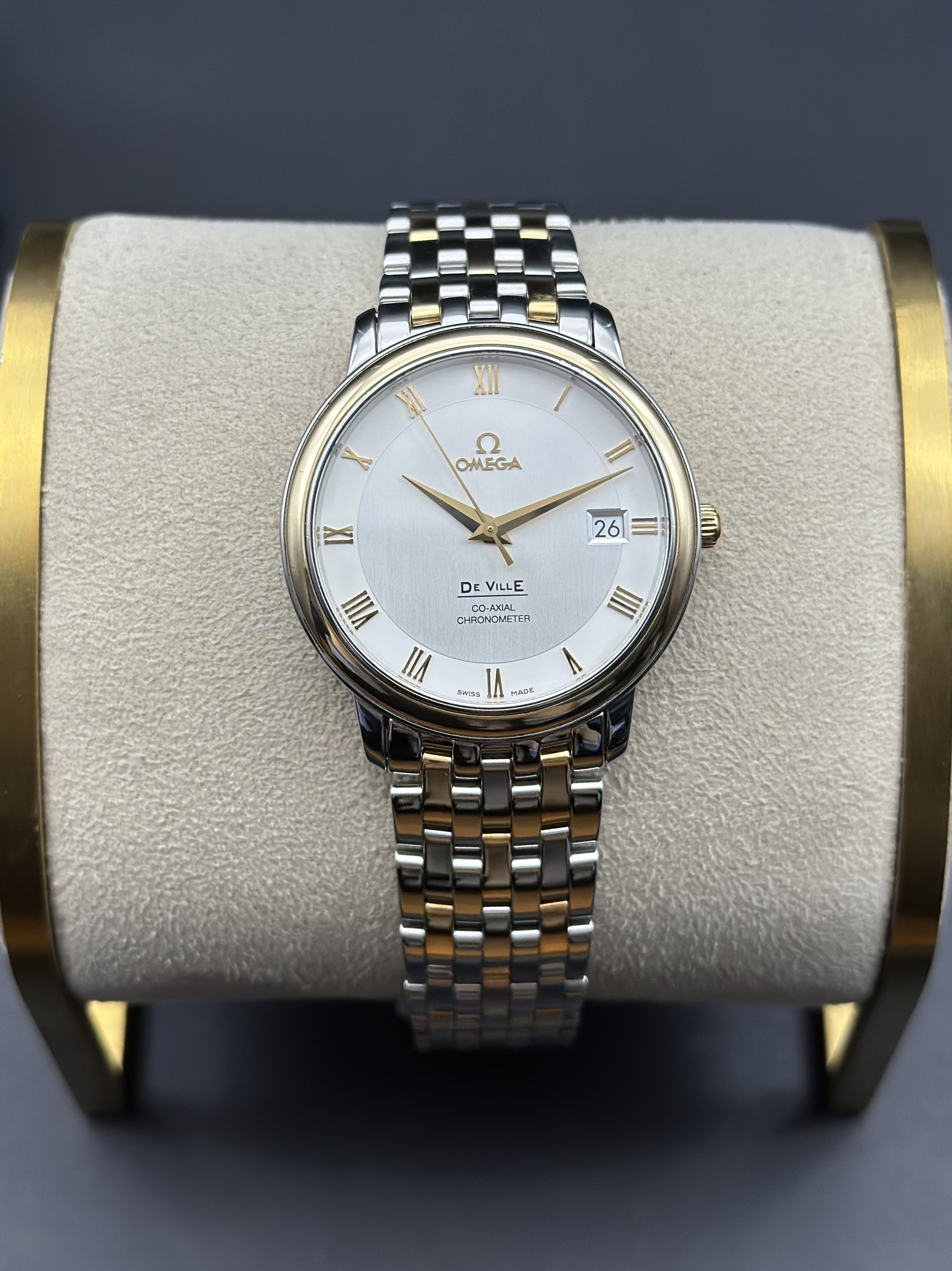 Omega 4374.31.00 detail 2