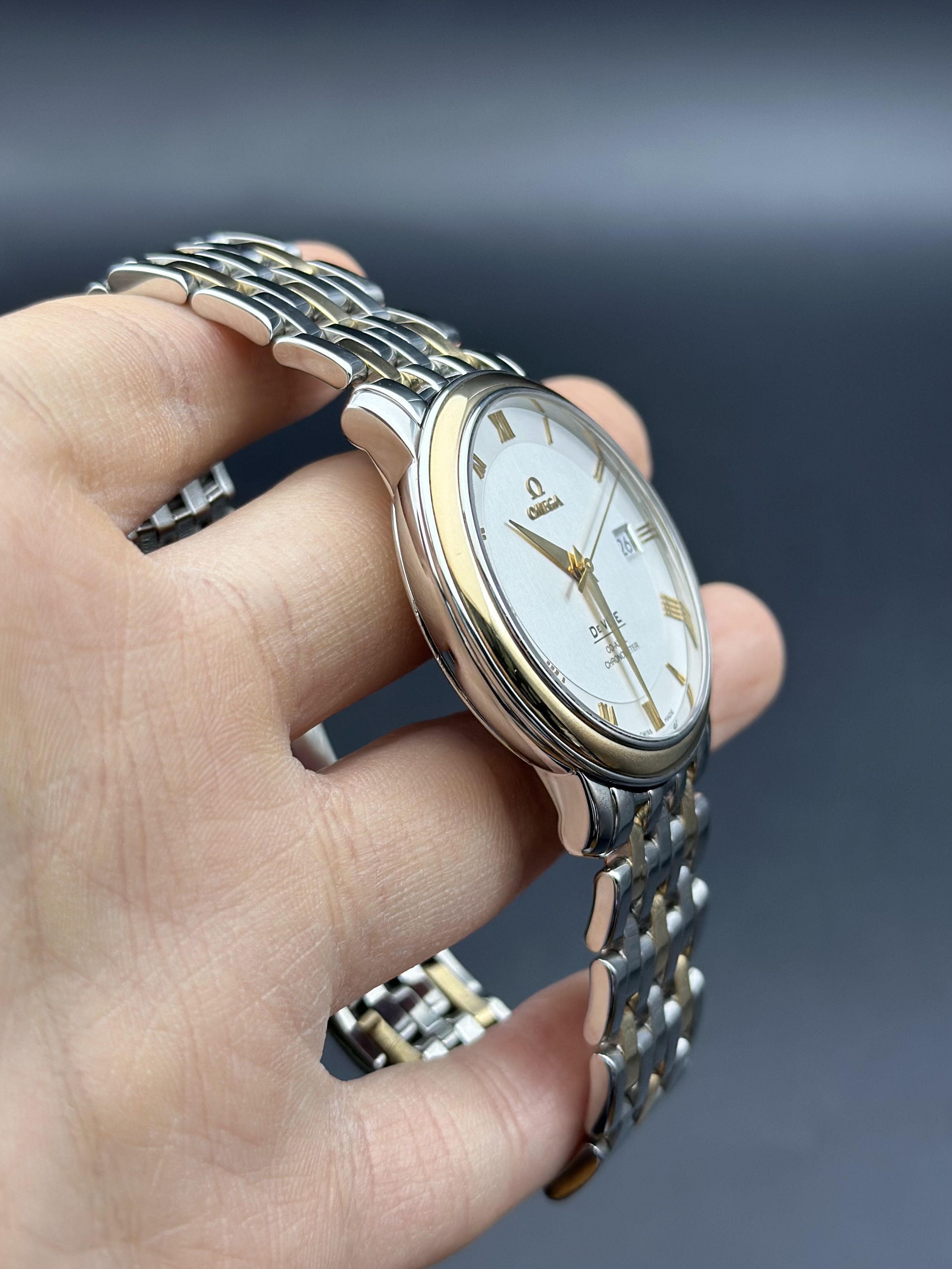 Omega 4374.31.00 detail 3