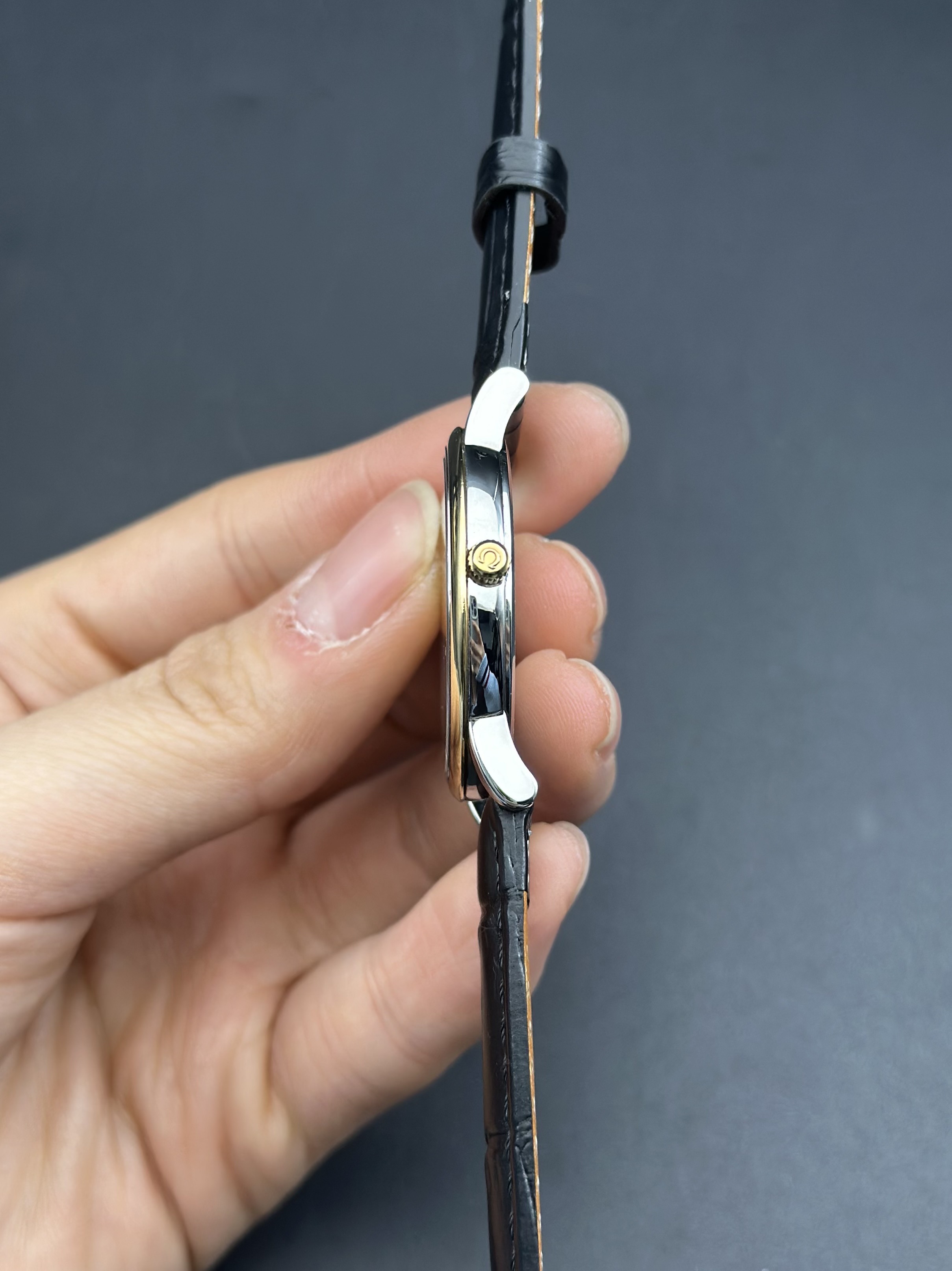 Omega vintage detail 3