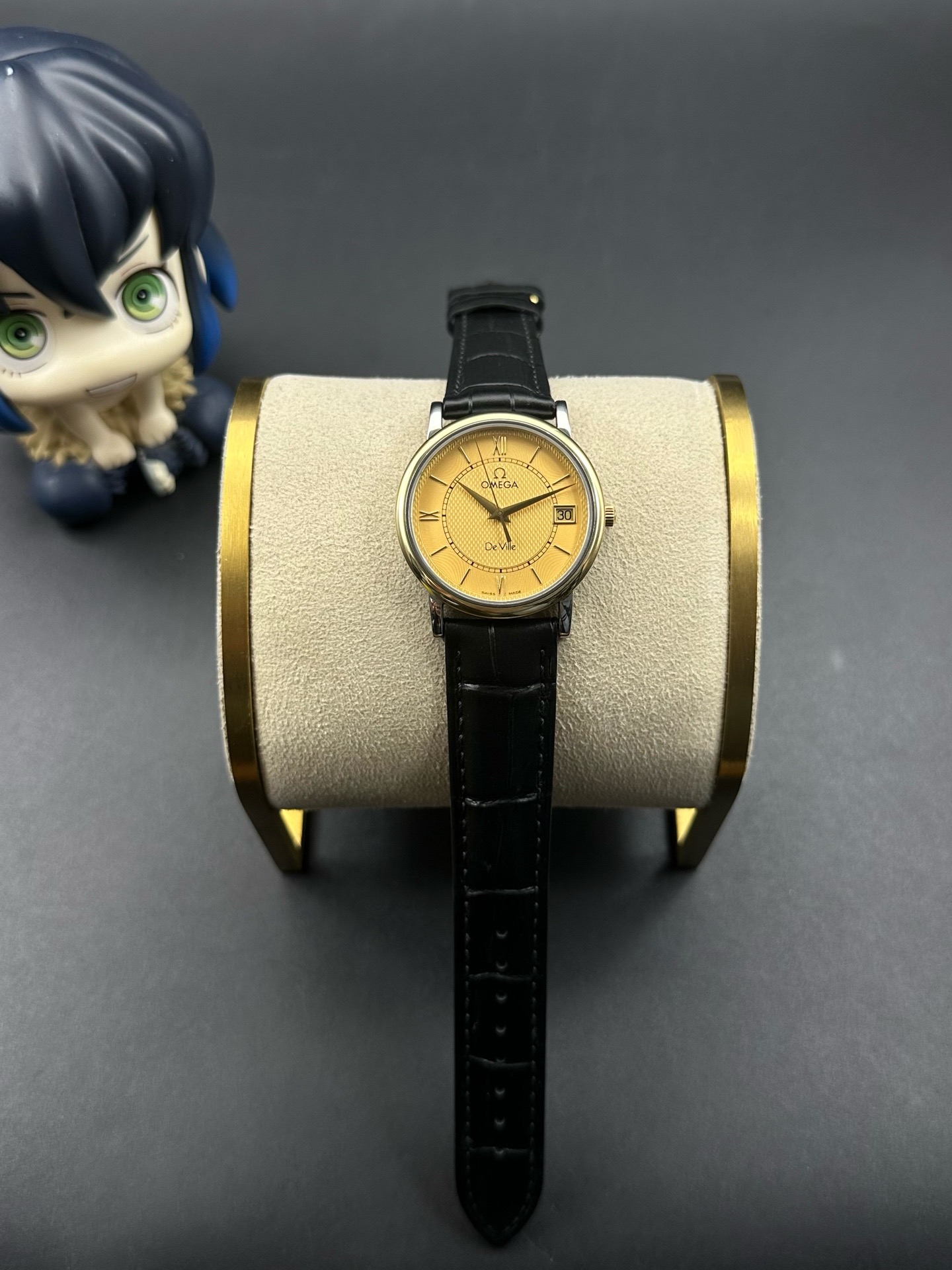 Omega vintage detail 1