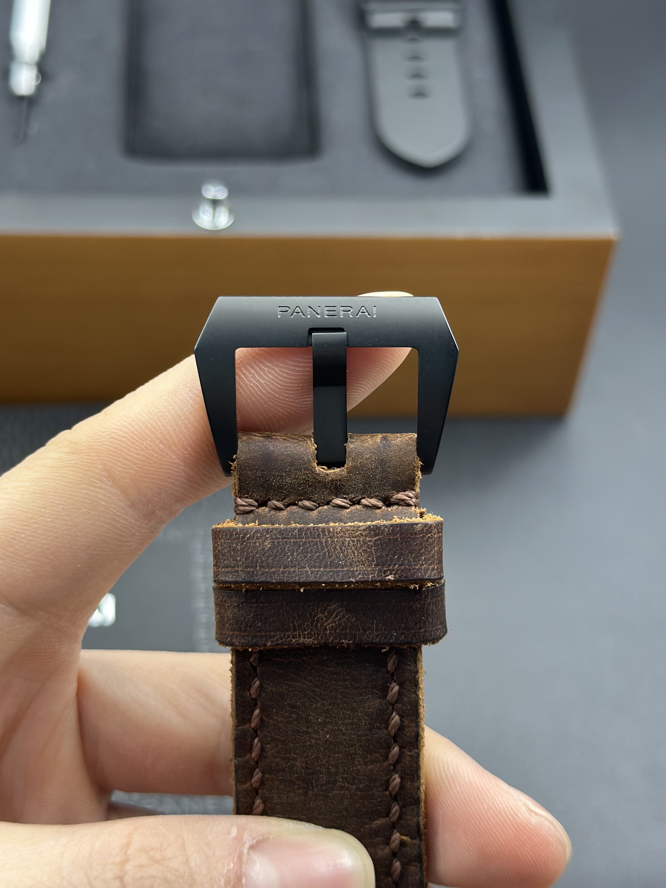 Panerai PAM01661 detail 4