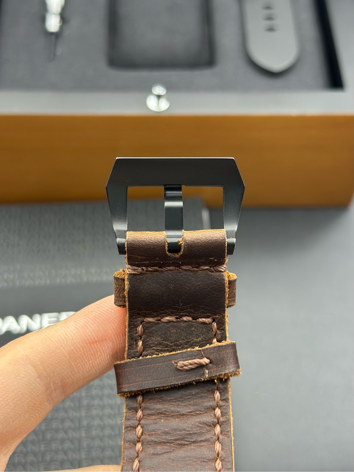 Panerai PAM01661 detail 5