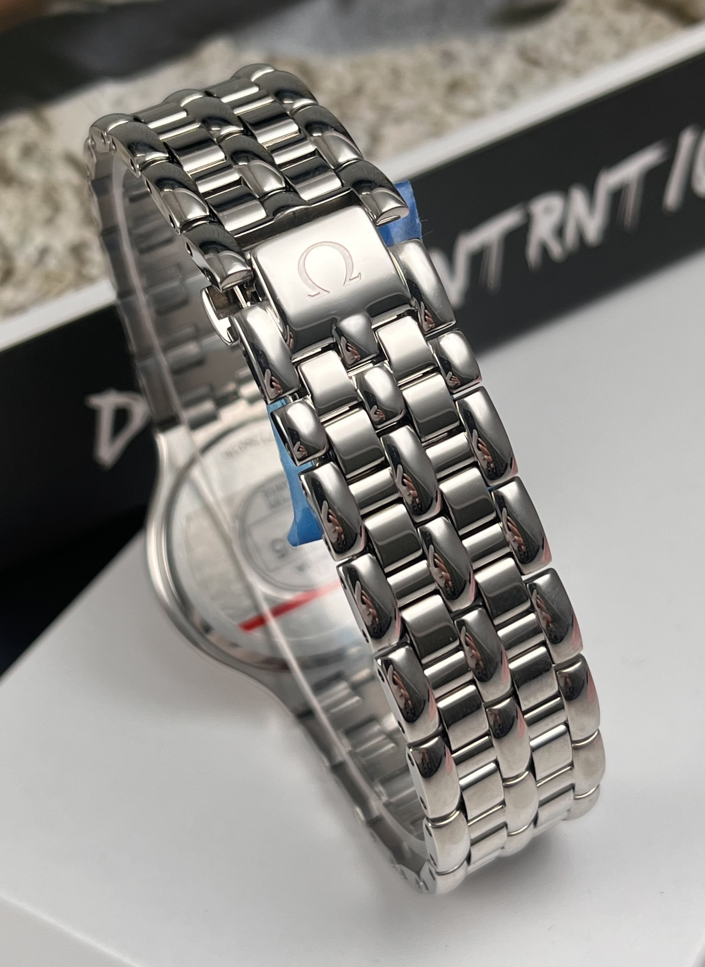 Omega vintage detail 7