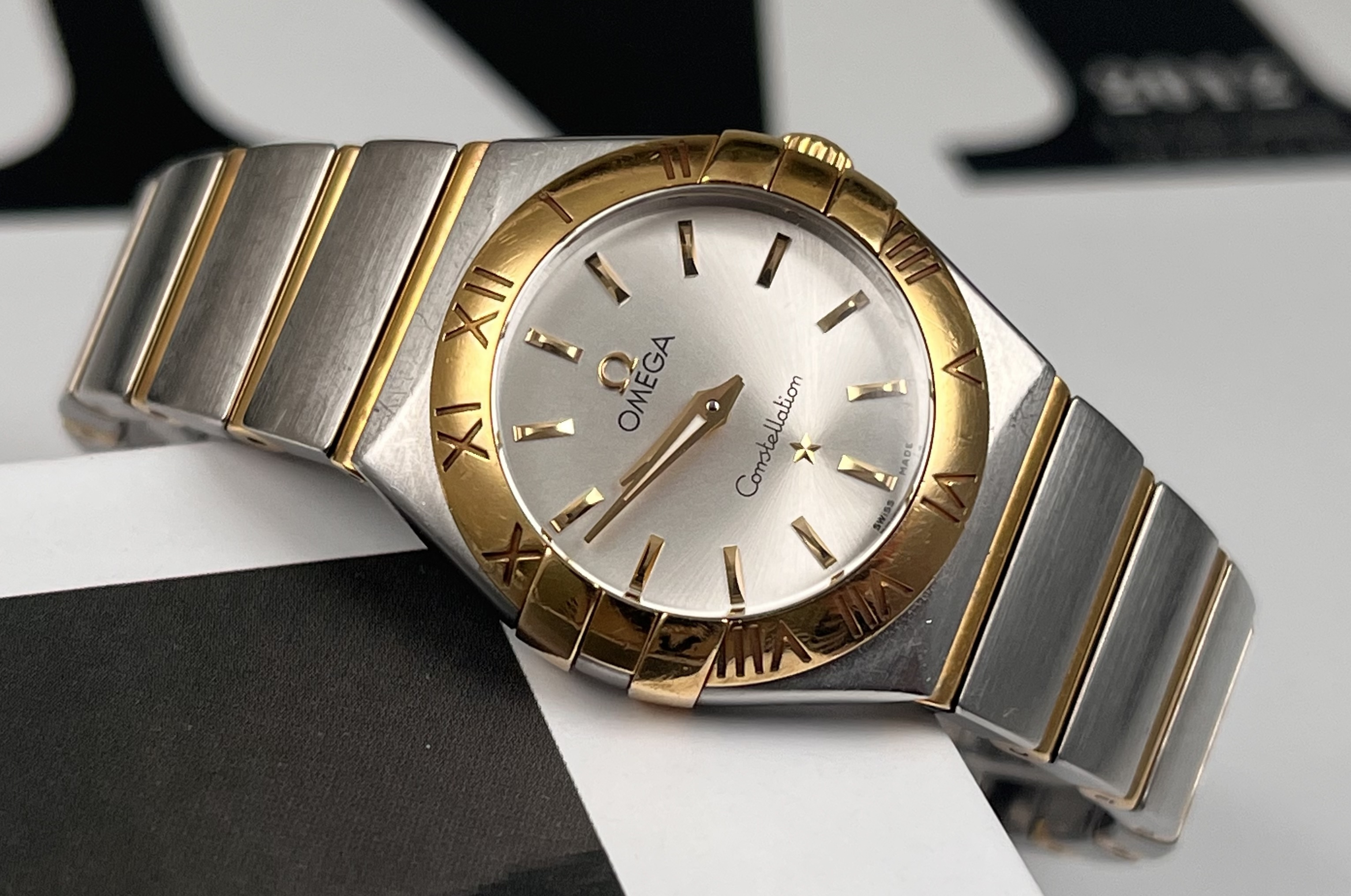 Omega 123.20.24.60.05.002 detail 2