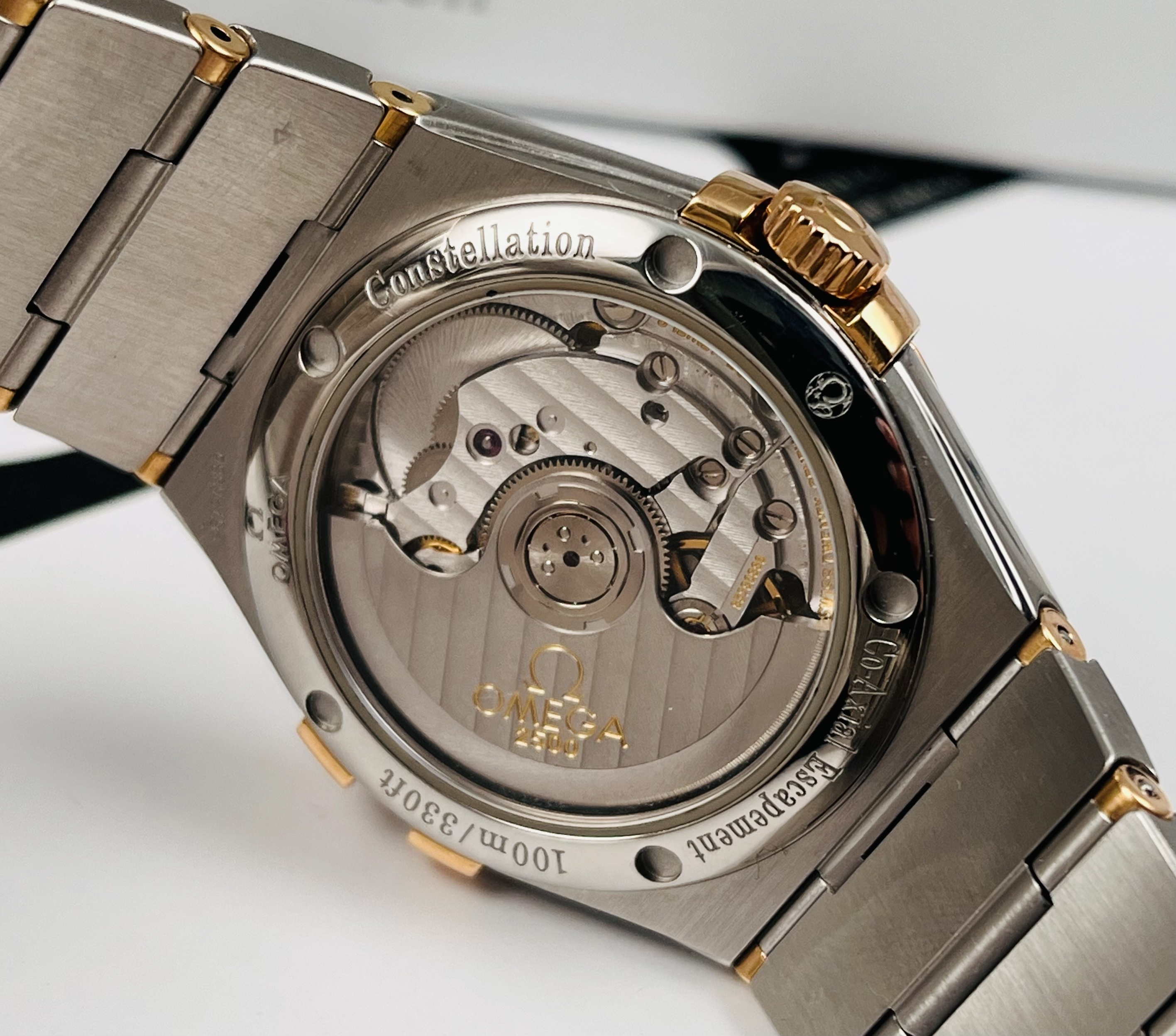 Omega 123.20.35.20.01.001 detail 6