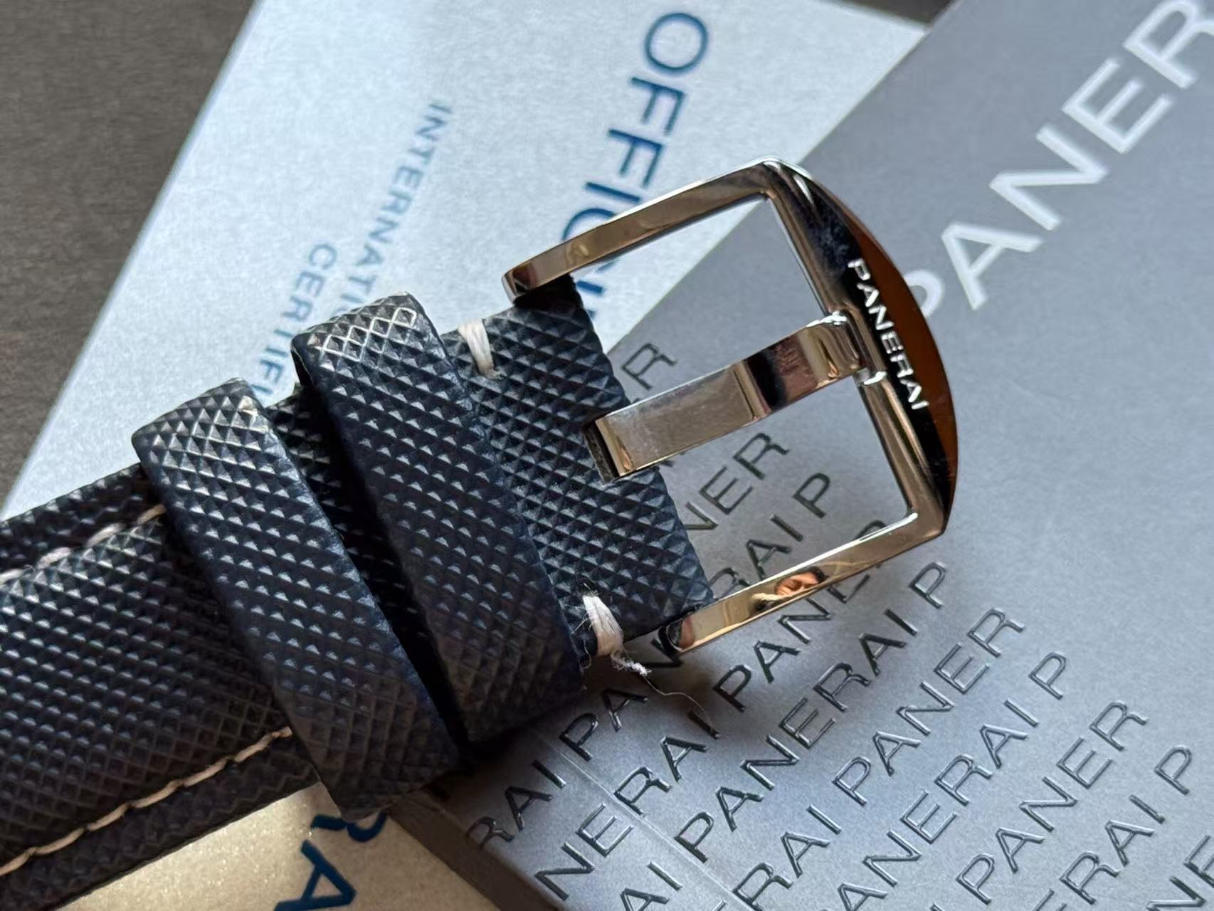 Panerai PAM01024 detail 4