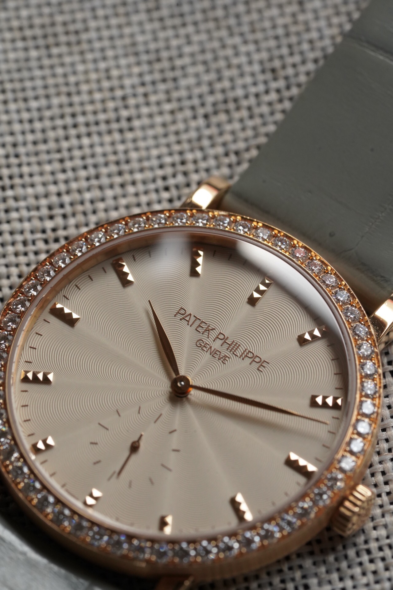Patek Philippe 7120R detail 2
