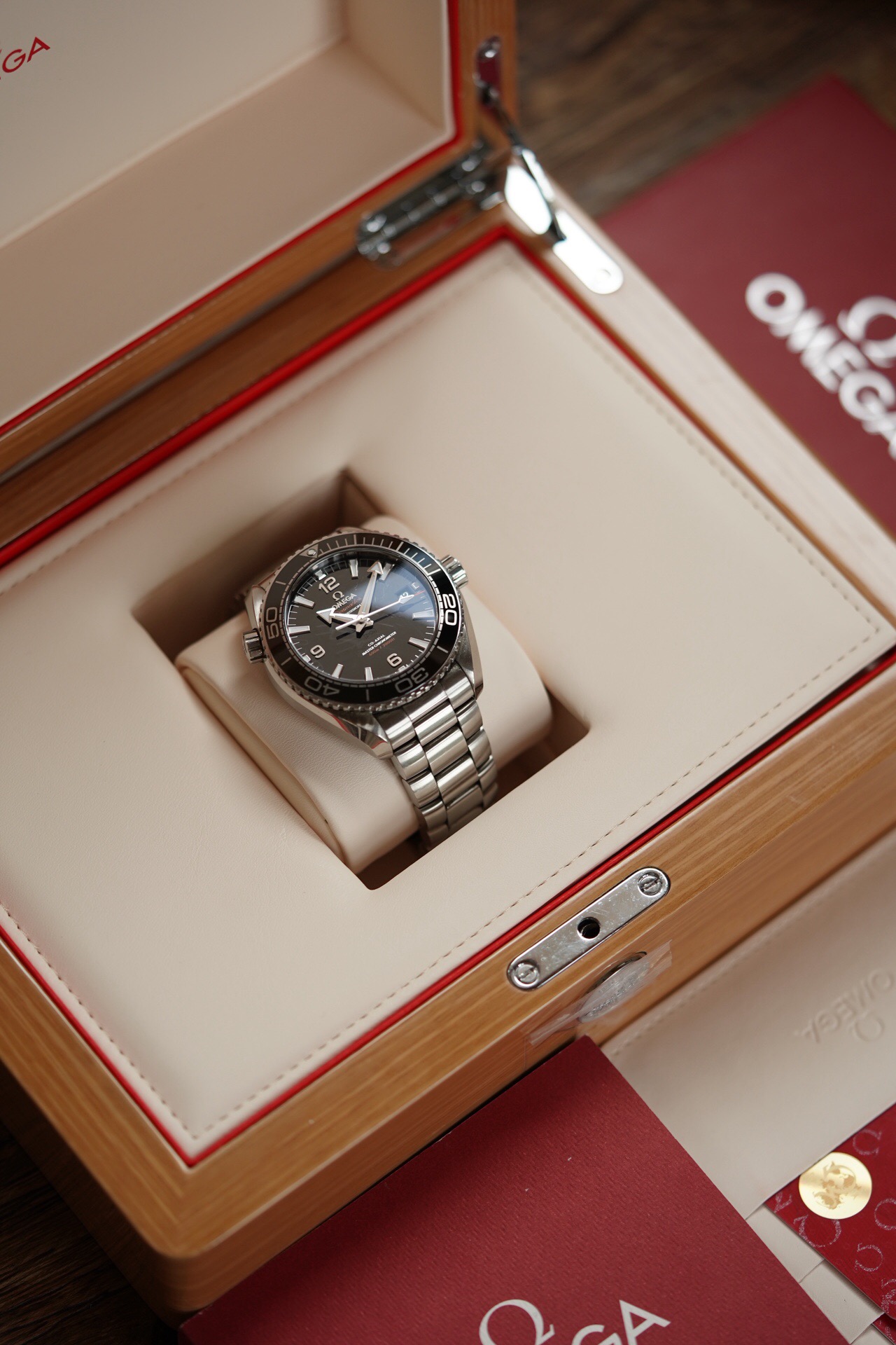 Omega 215.30.44.21.01.001