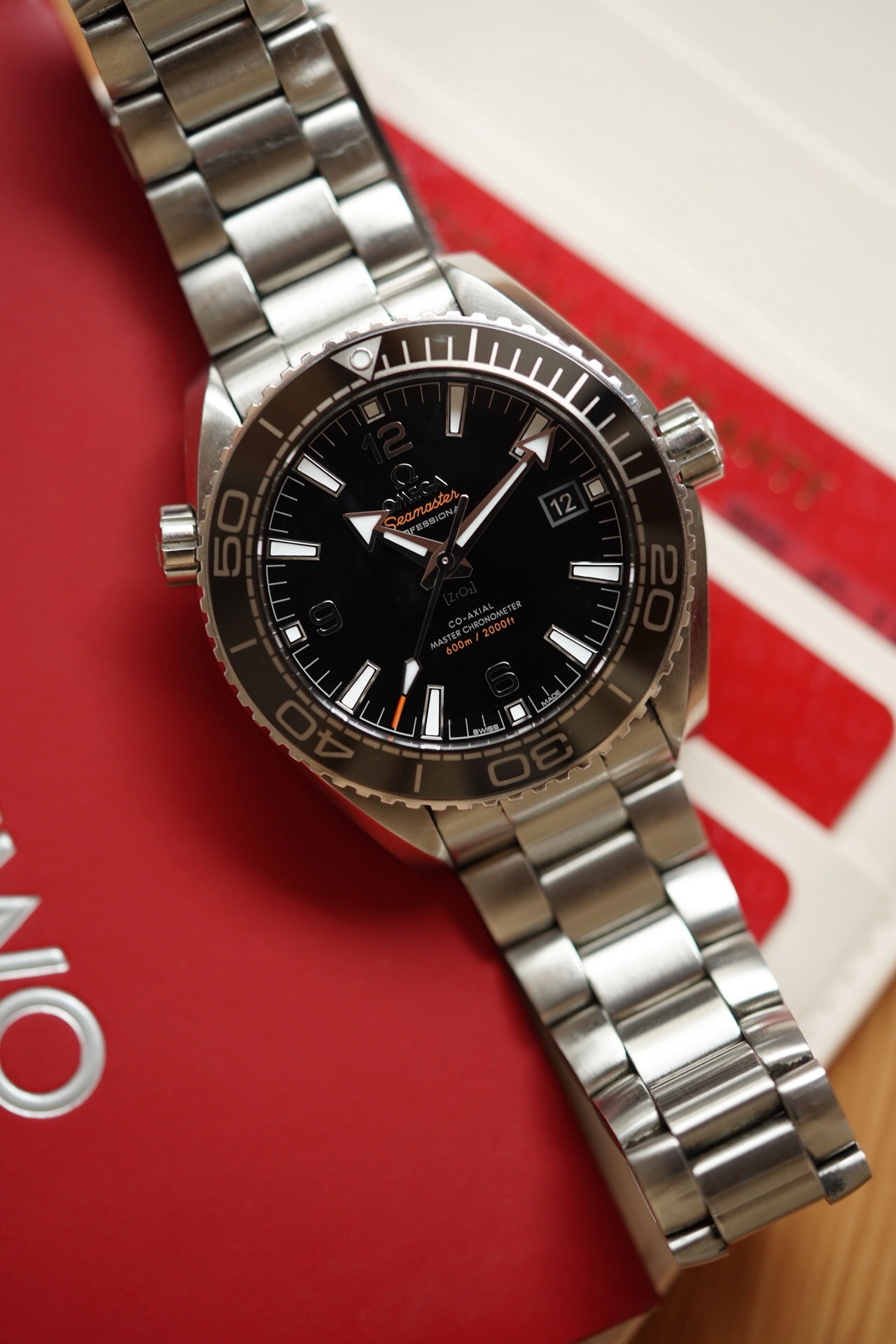 Omega 215.30.44.21.01.001 detail 2