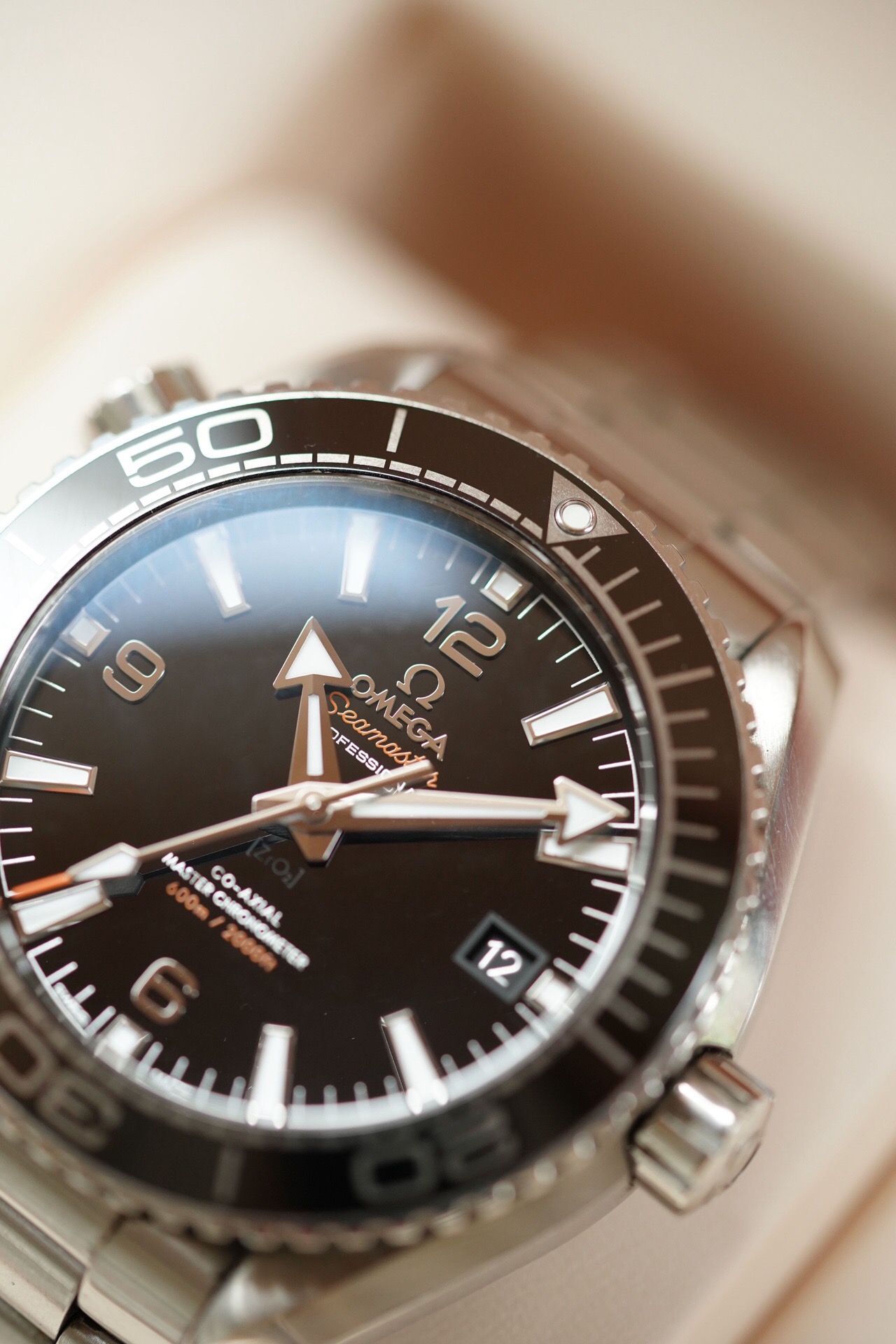 Omega 215.30.44.21.01.001 detail 3