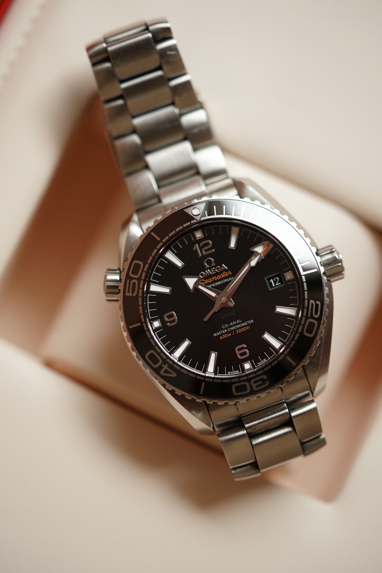 Omega 215.30.44.21.01.001 detail 5