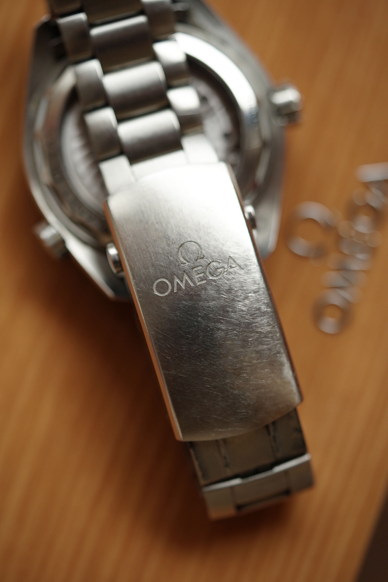 Omega 215.30.44.21.01.001 detail 7