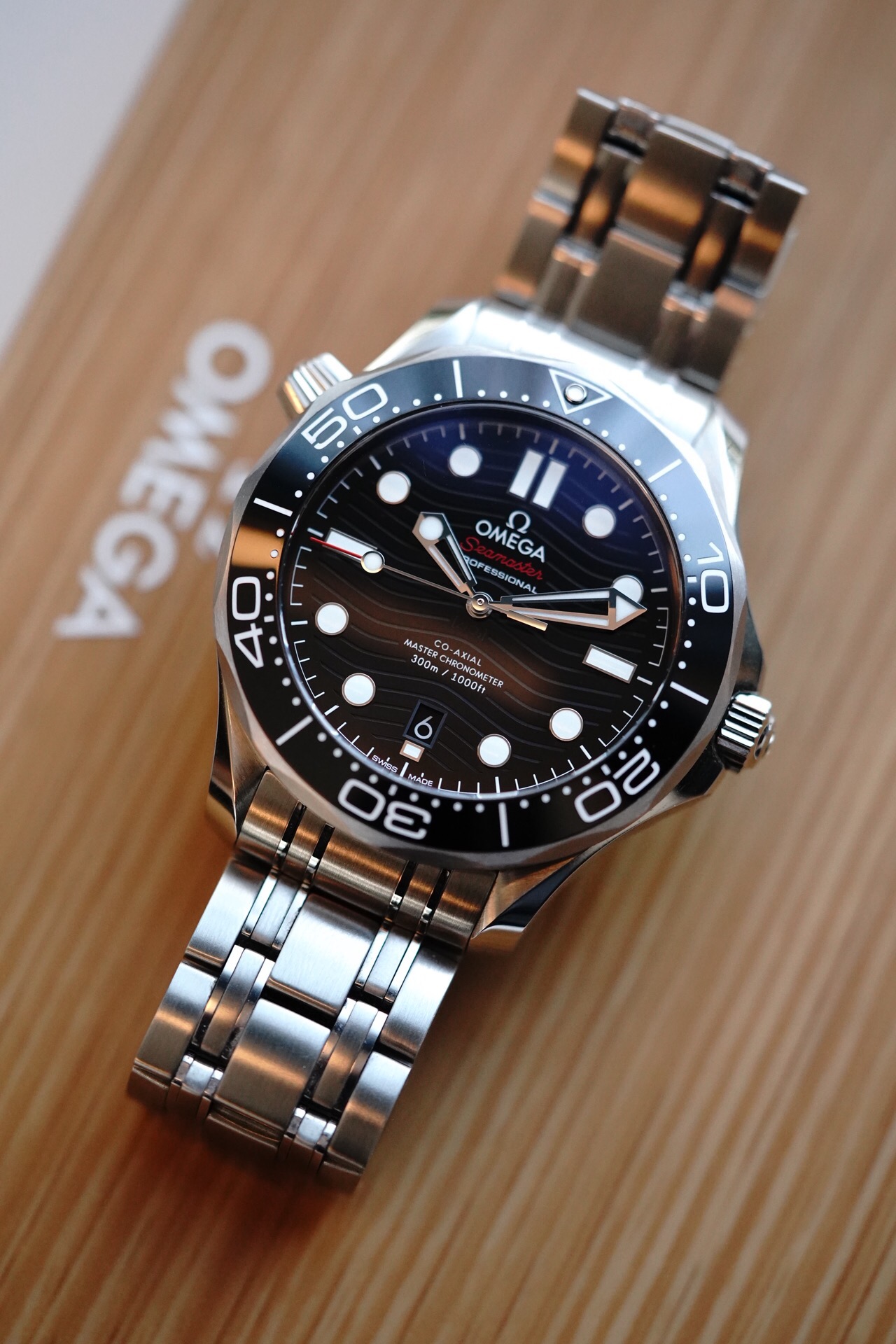 Omega 210.30.42.20.01.001 detail 2