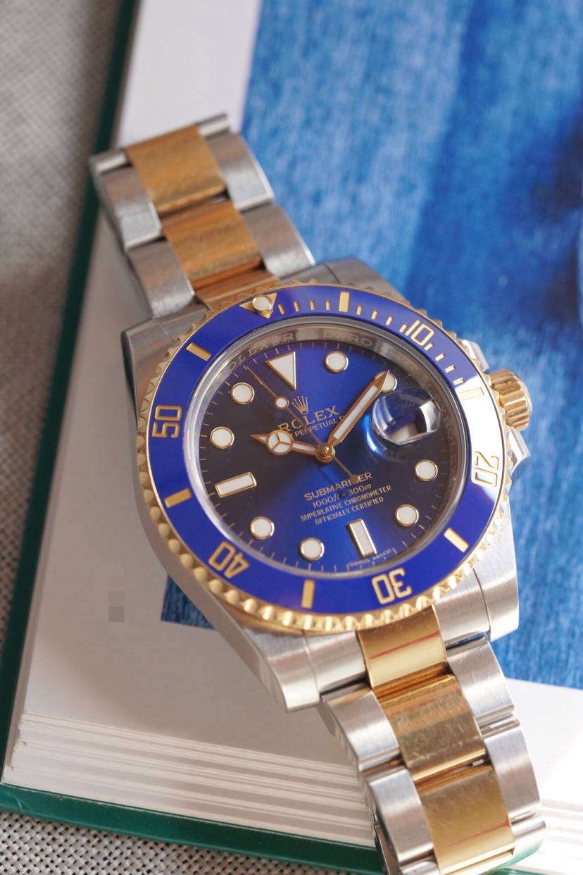 Rolex 116613lb-0005 detail 1
