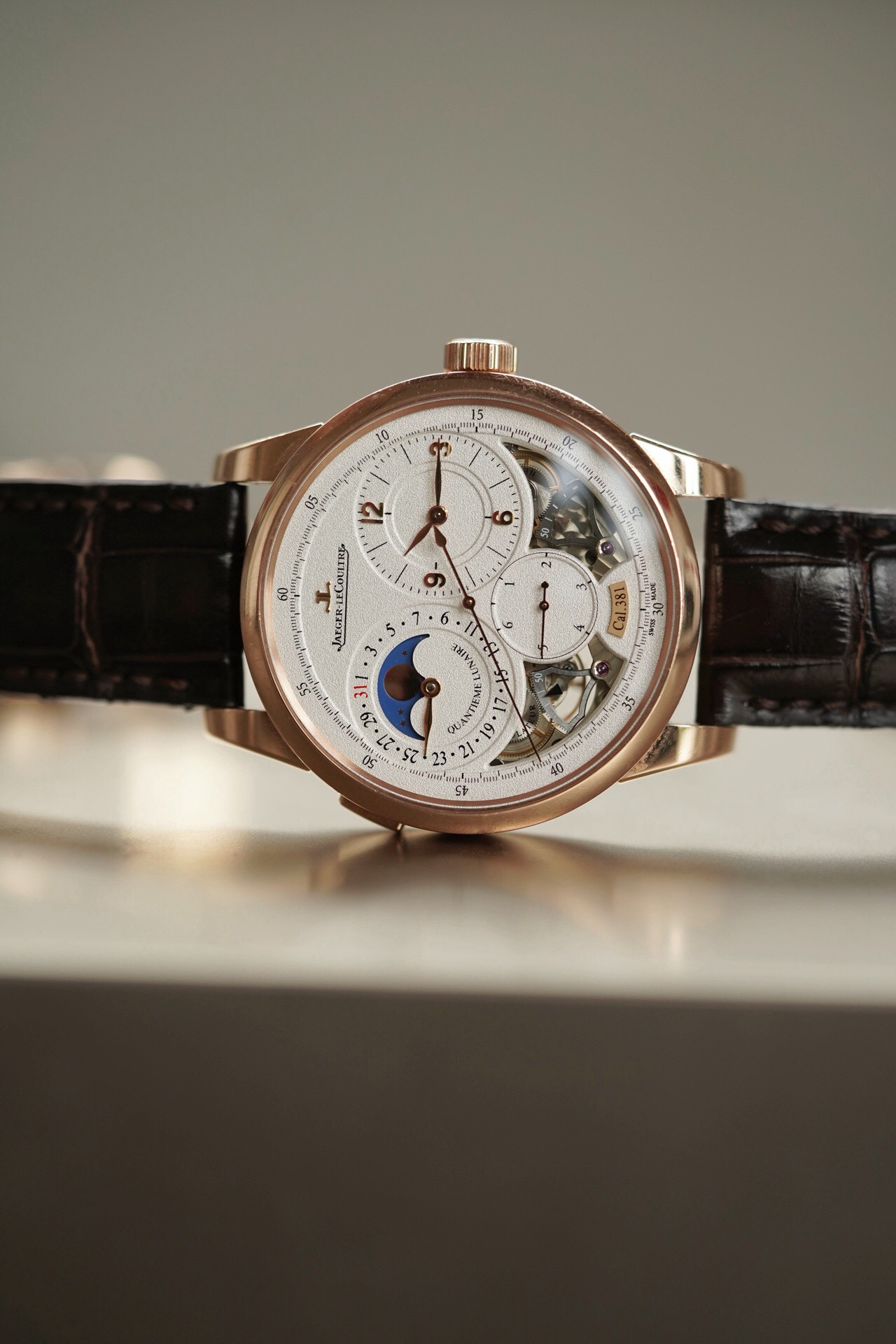 Jaeger-LeCoultre 6042422 detail 2