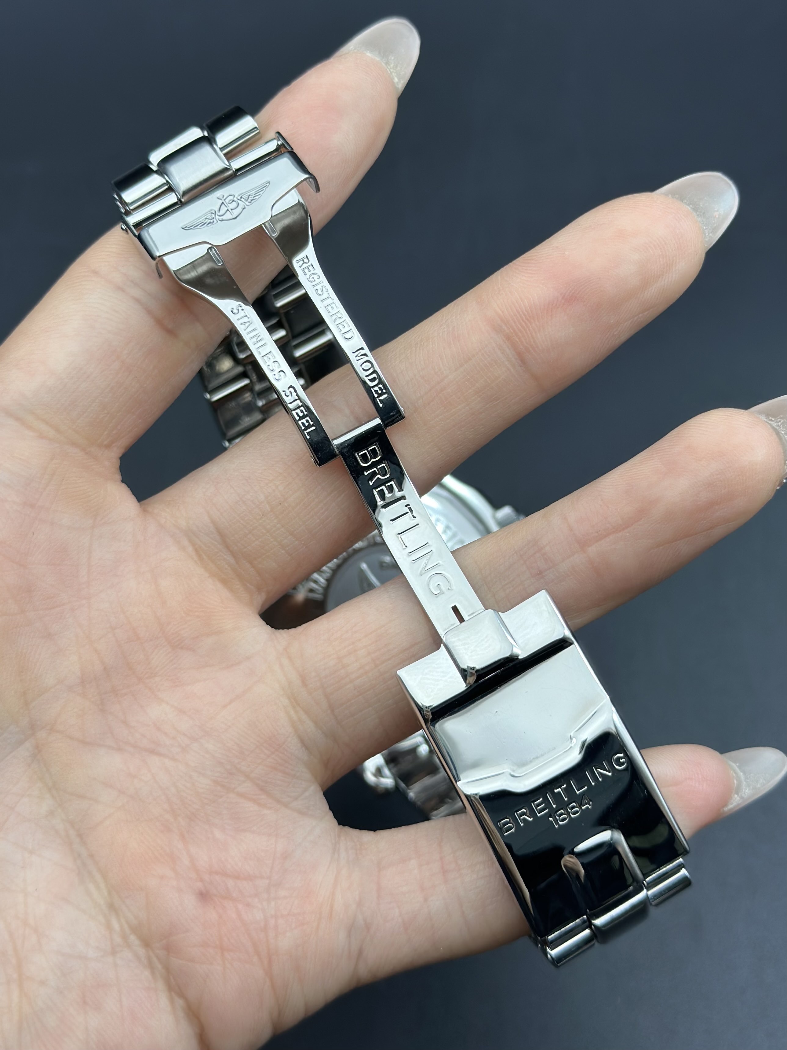 Breitling A17360 detail 5