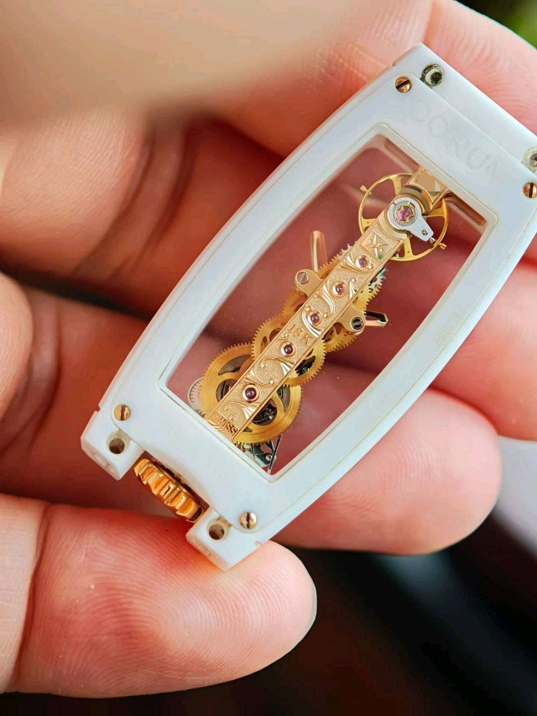 Corum 113.109.15-0009-0000R detail 2