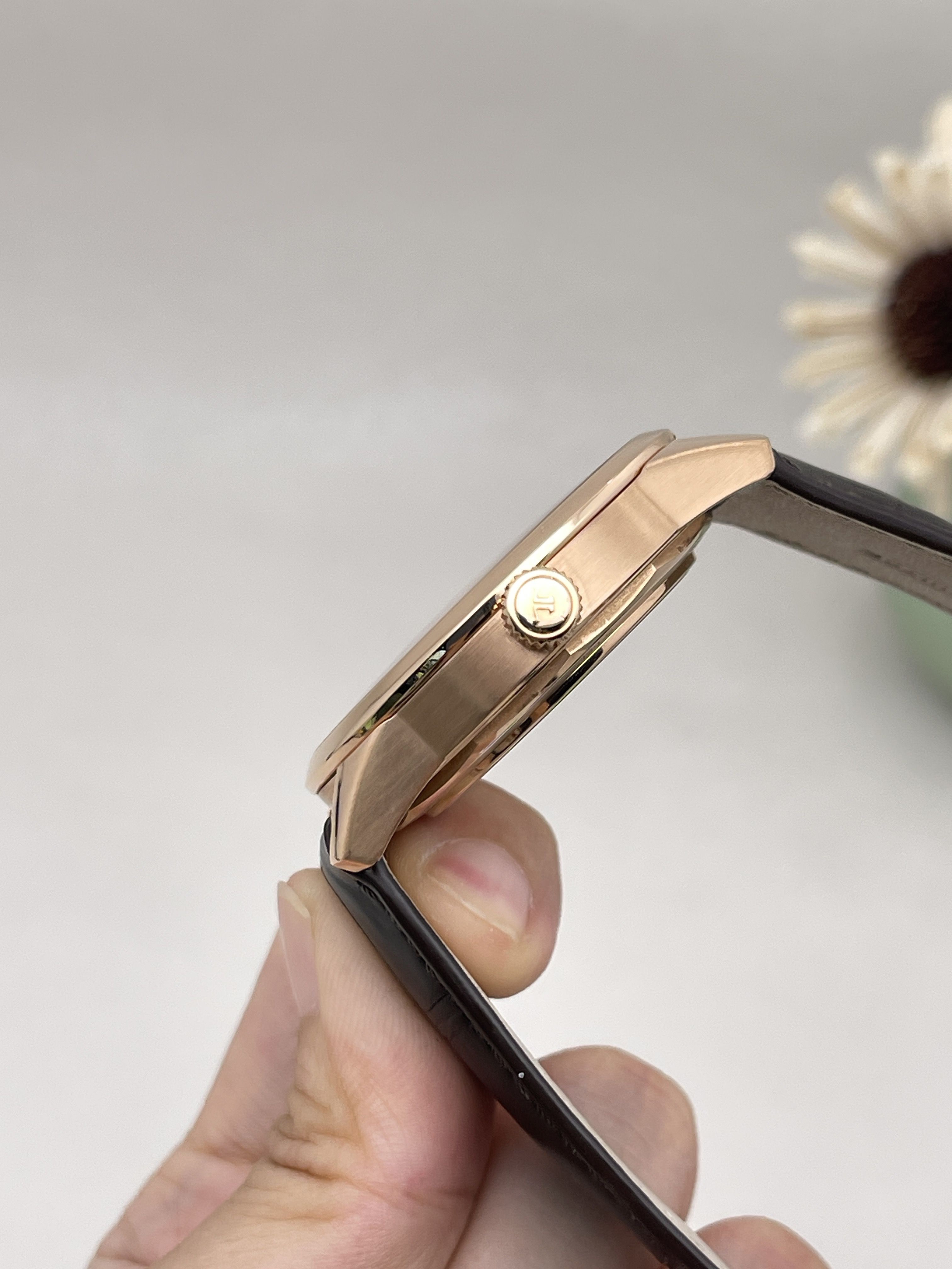 Jaeger-LeCoultre 8102520 detail 4