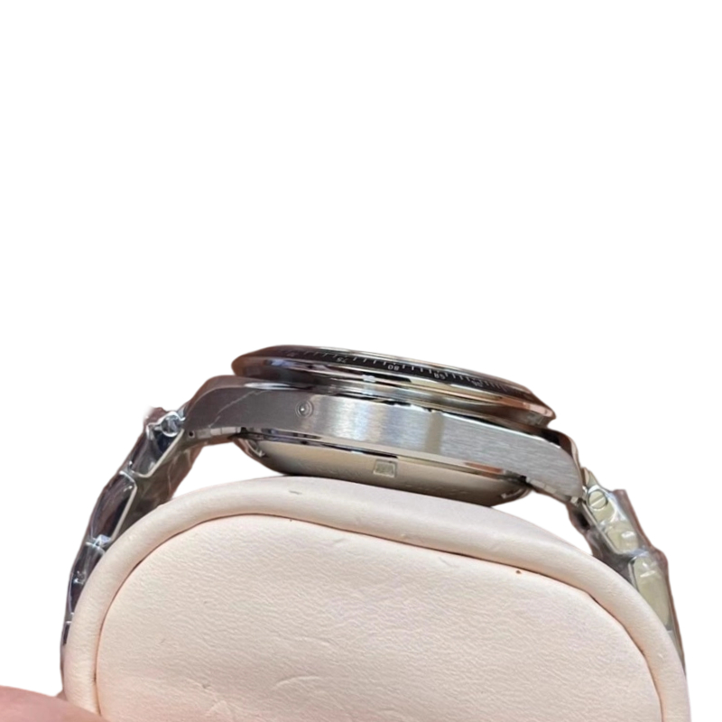 Omega 326.30.40.50.01.001 detail 2
